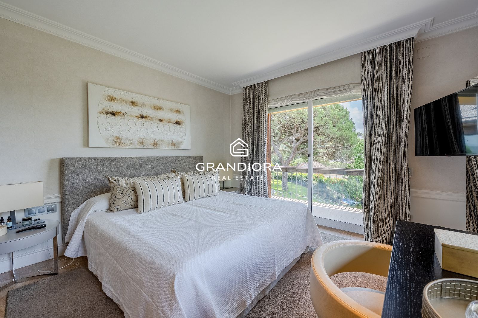 Exclusiva villa con piscina y amplios jardines en La Roca del Vallès - Imagen 35