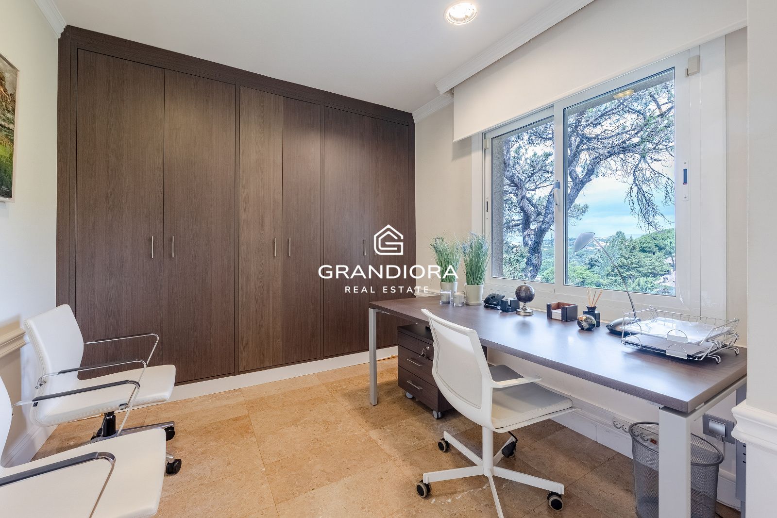 Exclusiva villa con piscina y amplios jardines en La Roca del Vallès - Imagen 31