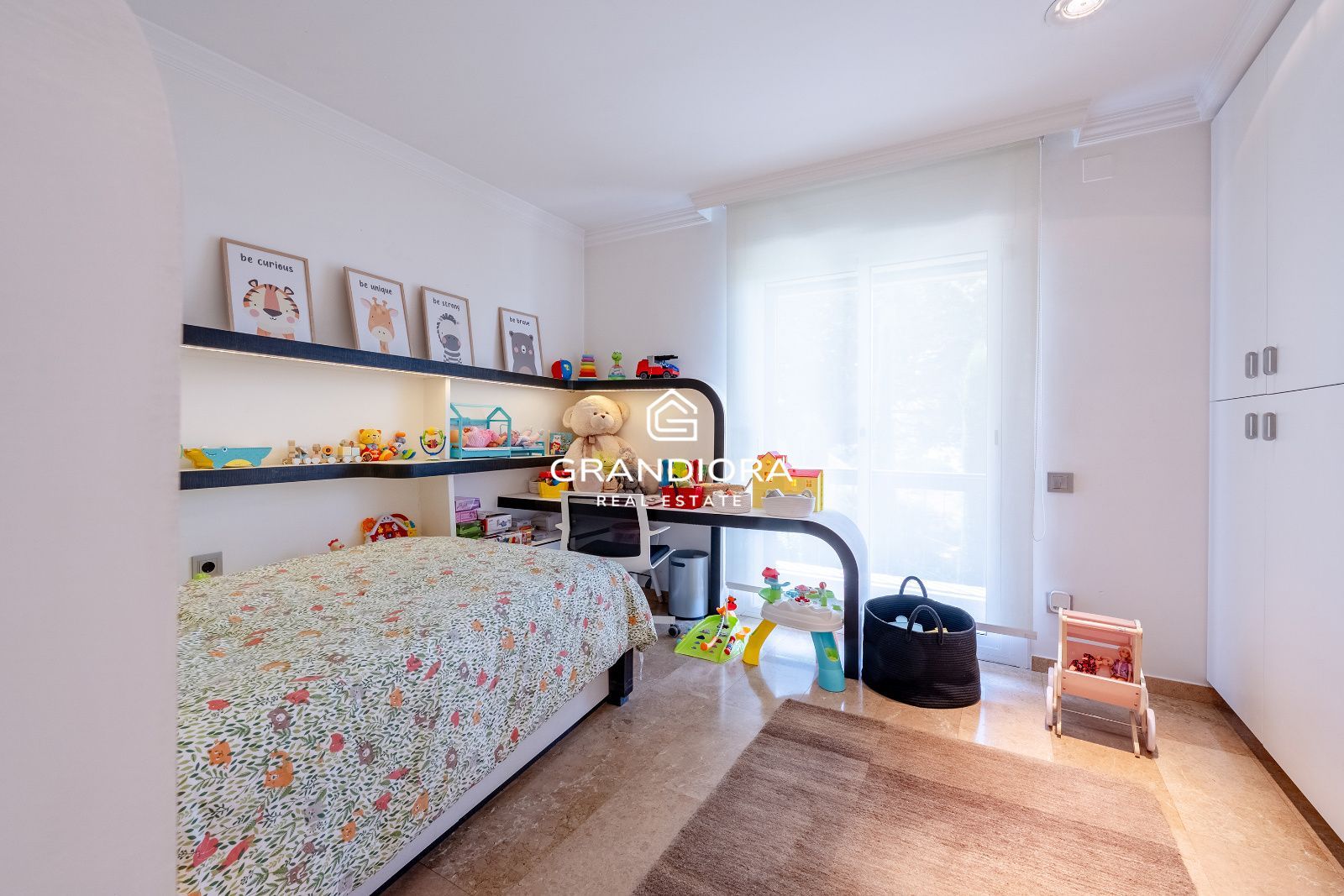 Exclusiva villa con piscina y amplios jardines en La Roca del Vallès - Imagen 44