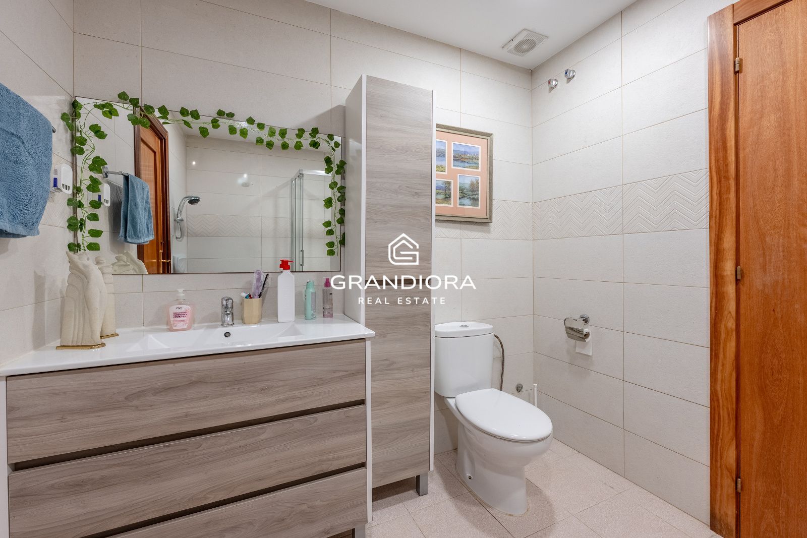 Exclusiva villa con piscina y amplios jardines en La Roca del Vallès - Imagen 48