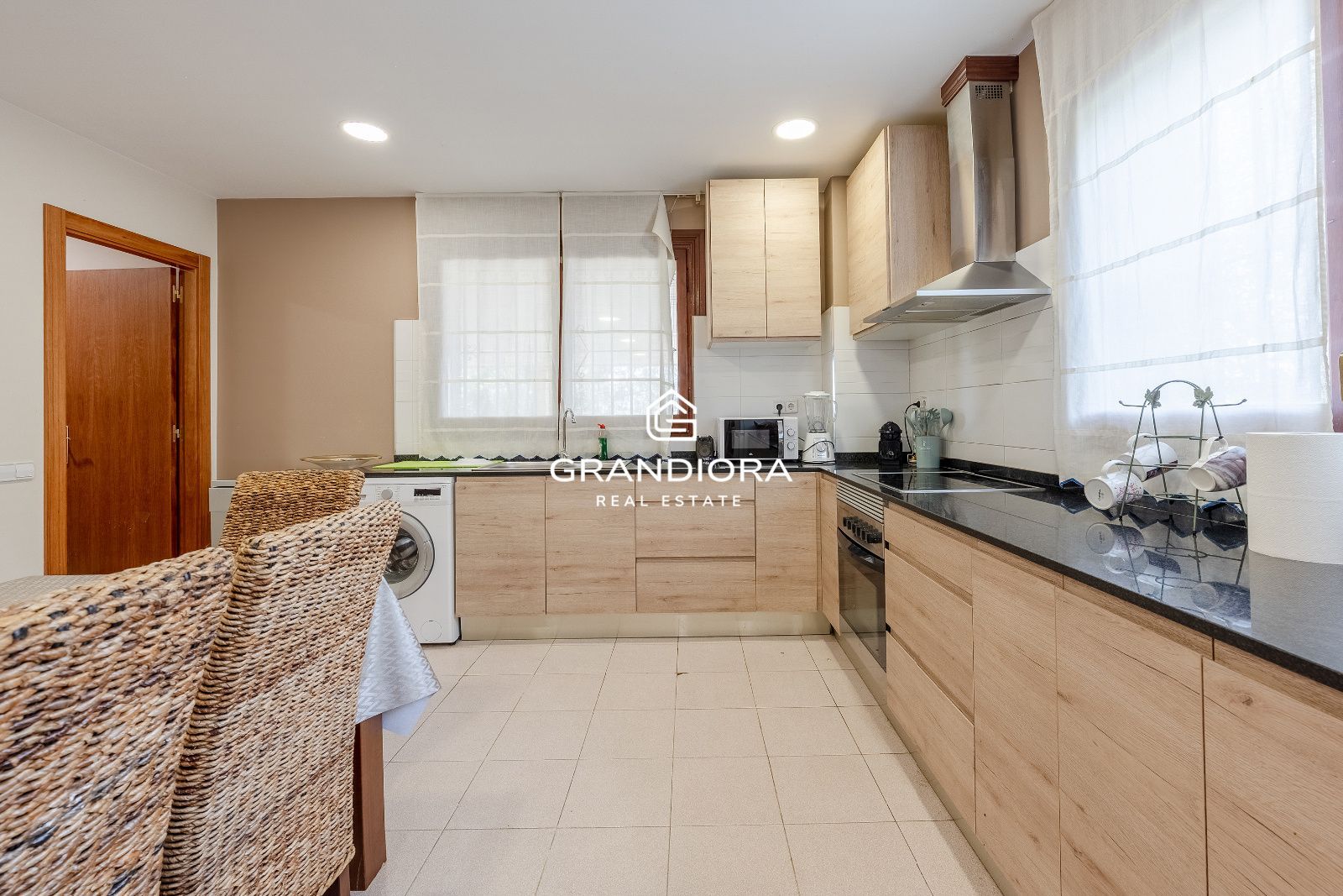 Exclusiva villa con piscina y amplios jardines en La Roca del Vallès - Imagen 50