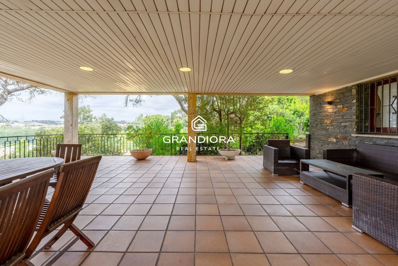 Exclusiva villa con piscina y amplios jardines en La Roca del Vallès - Imagen 53