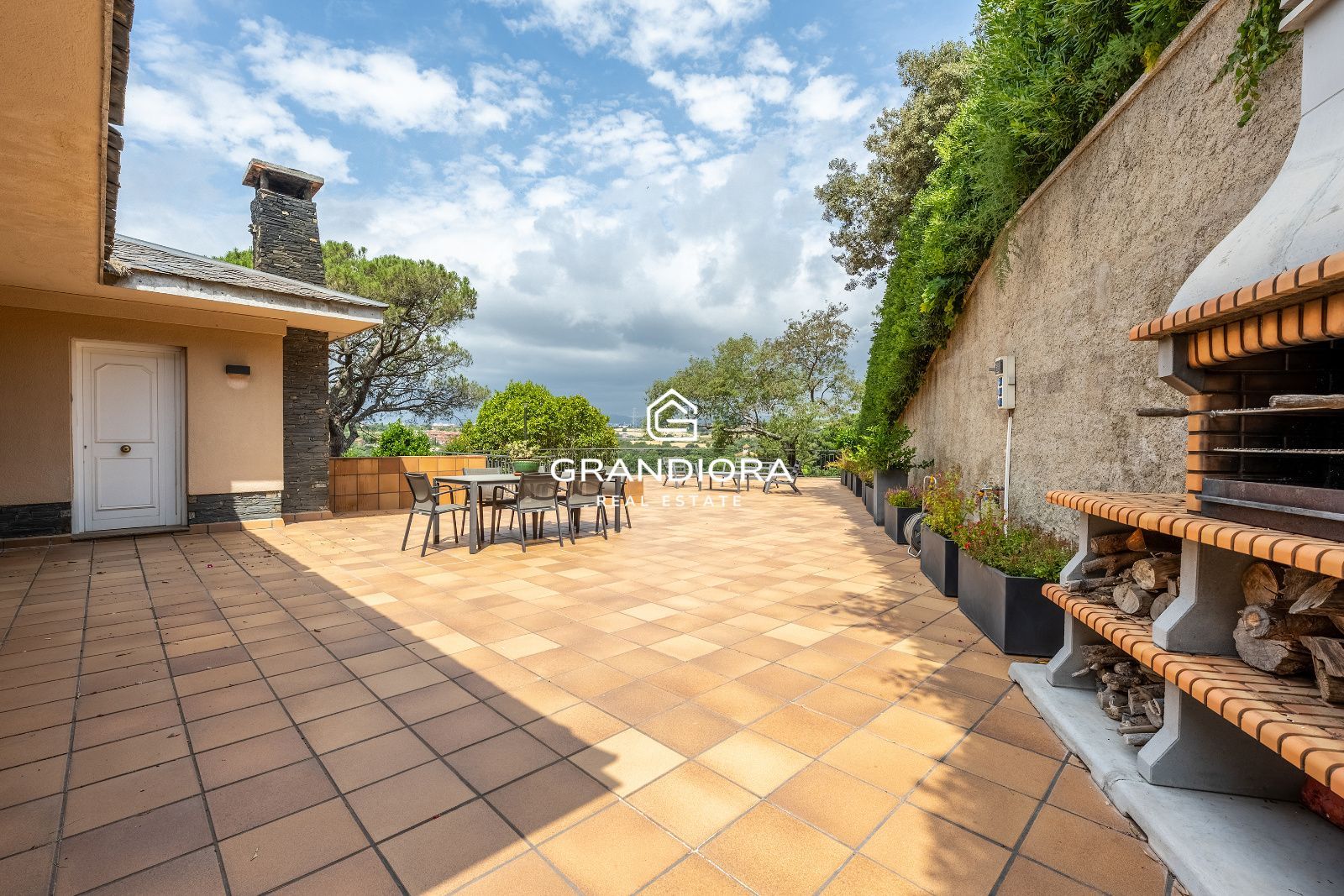 Exclusiva villa con piscina y amplios jardines en La Roca del Vallès - Imagen 55