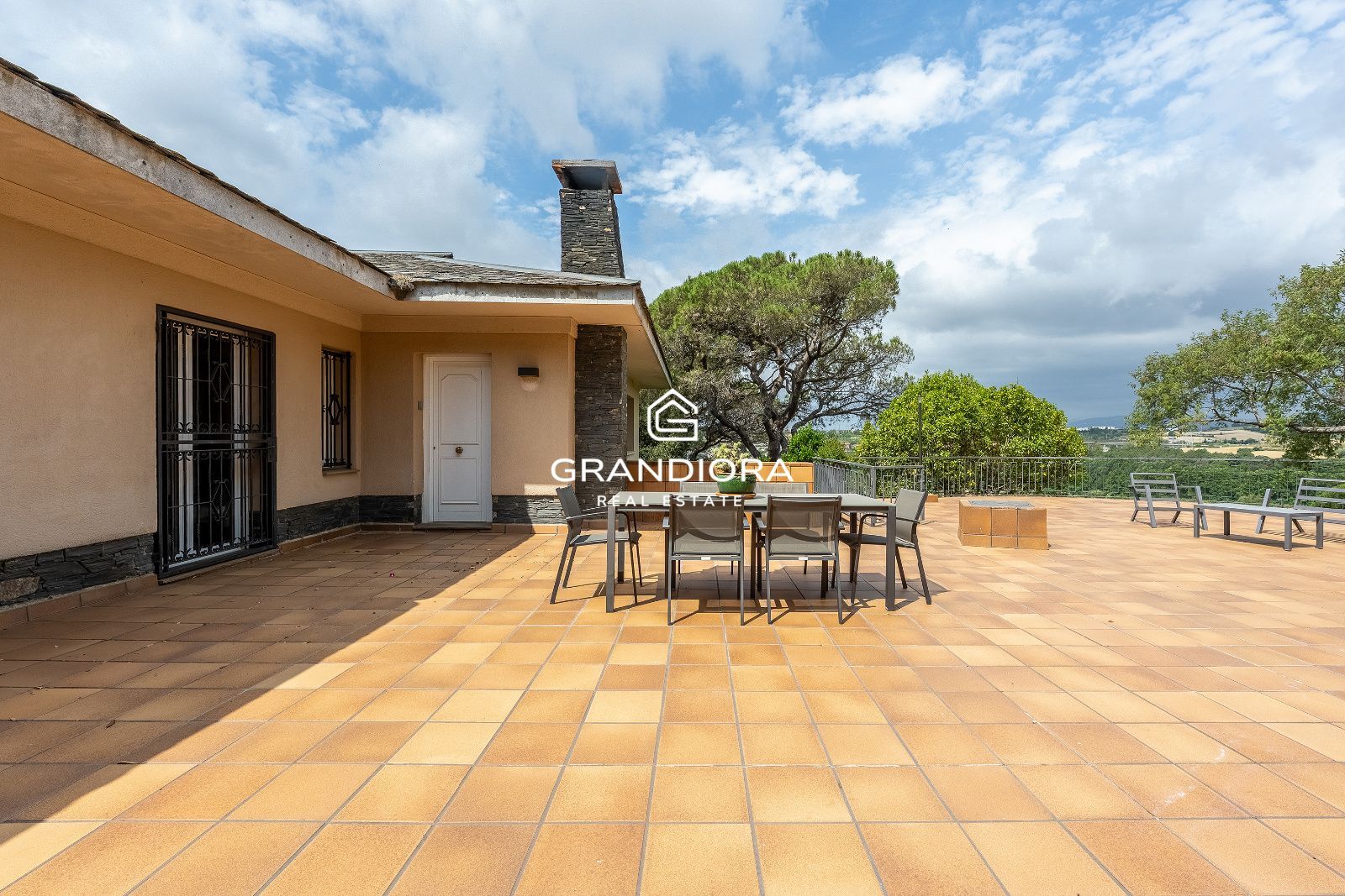 Exclusiva villa con piscina y amplios jardines en La Roca del Vallès - Imagen 56