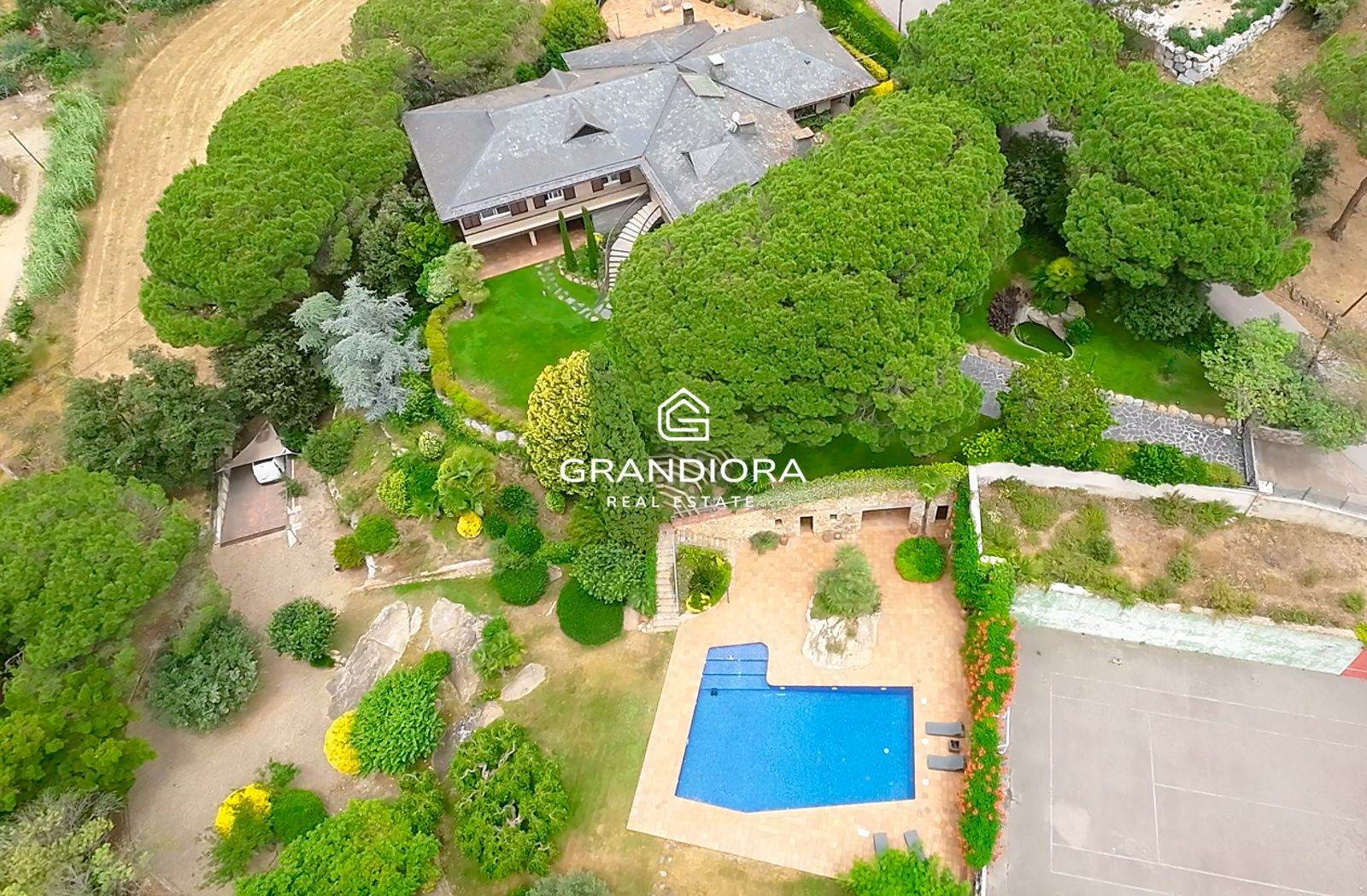 Exclusiva villa con piscina y amplios jardines en La Roca del Vallès - Imagen 63