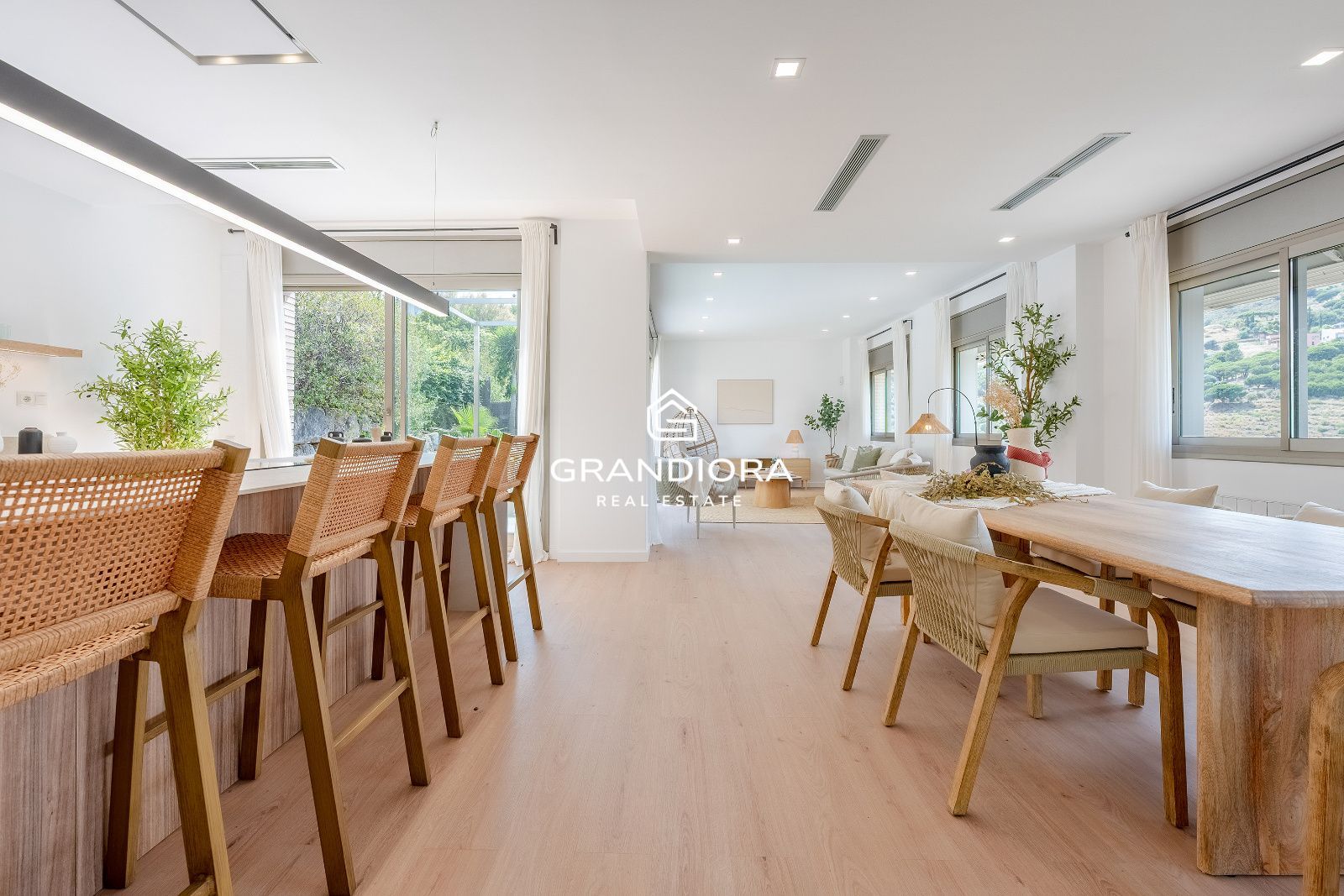 Exclusiva villa con jardín y piscina privada en una de las mejores zonas de Alella - Imagen 9