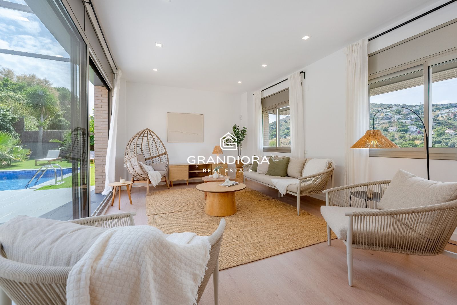 Exclusiva villa con jardín y piscina privada en una de las mejores zonas de Alella - Imagen 12