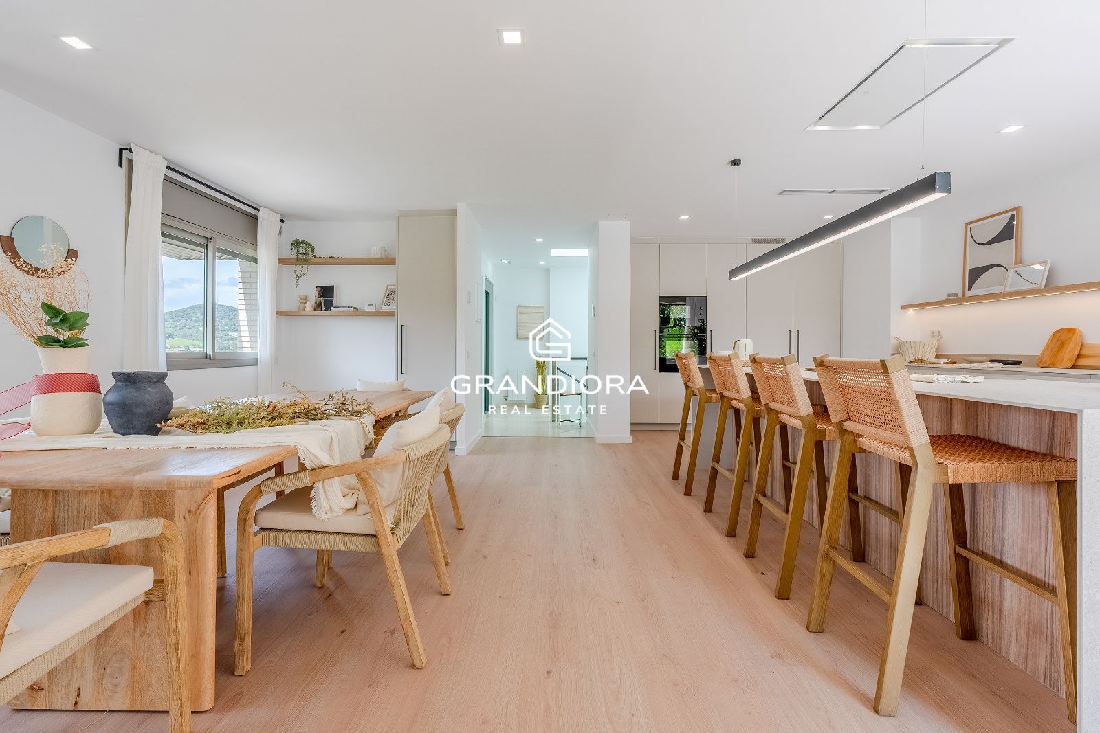 Exclusiva villa con jardín y piscina privada en una de las mejores zonas de Alella - Imagen 13