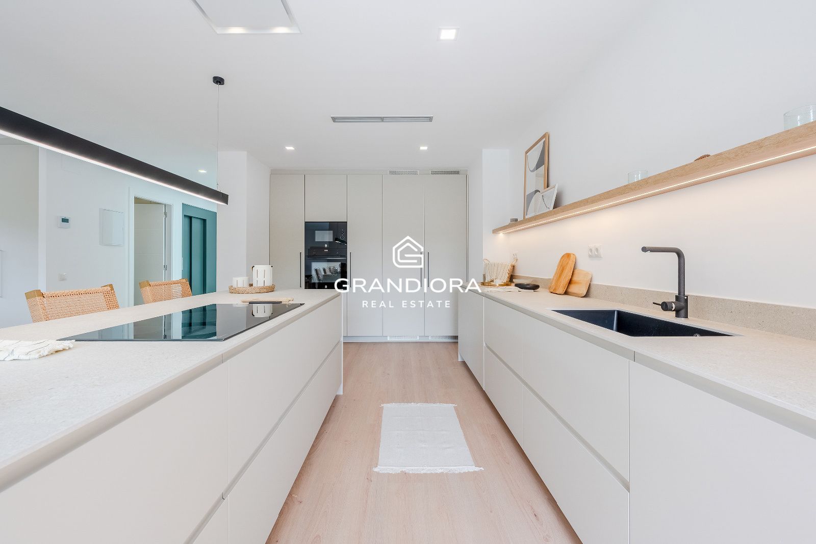 Exclusiva villa con jardín y piscina privada en una de las mejores zonas de Alella - Imagen 14