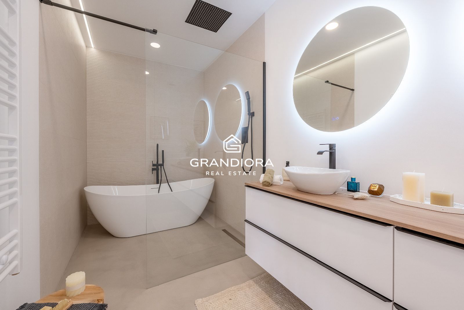 Exclusiva villa con jardín y piscina privada en una de las mejores zonas de Alella - Imagen 26