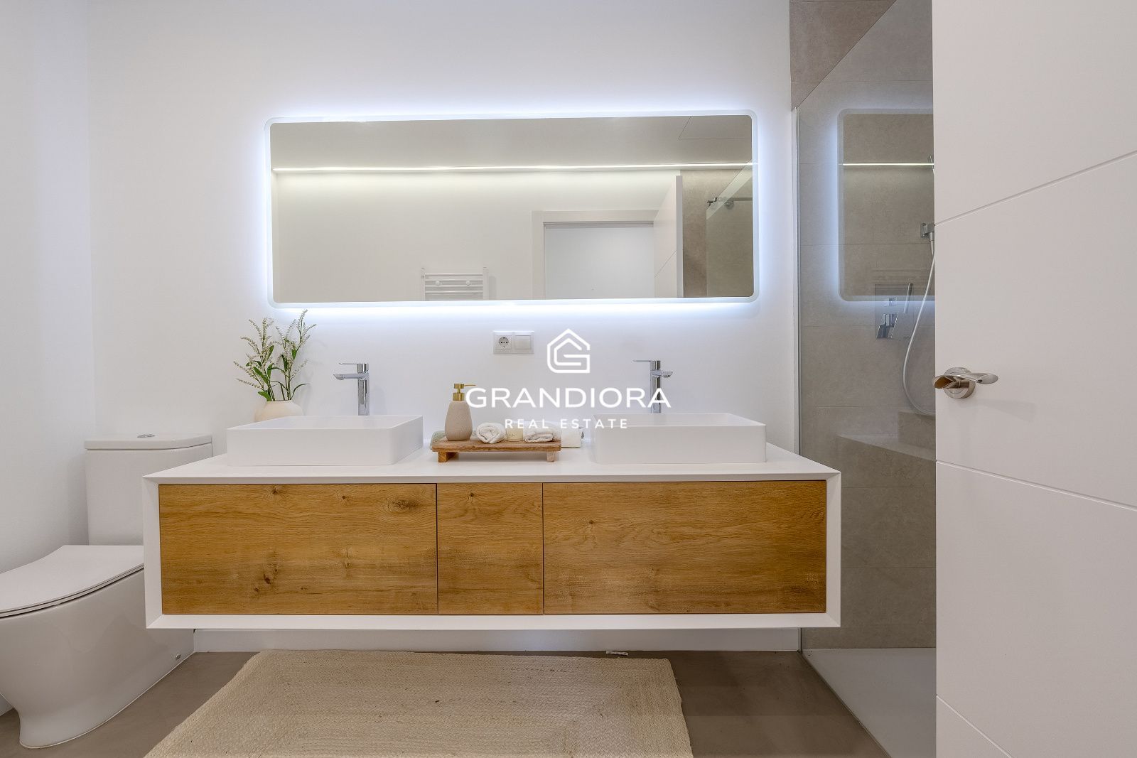 Exclusiva villa con jardín y piscina privada en una de las mejores zonas de Alella - Imagen 40