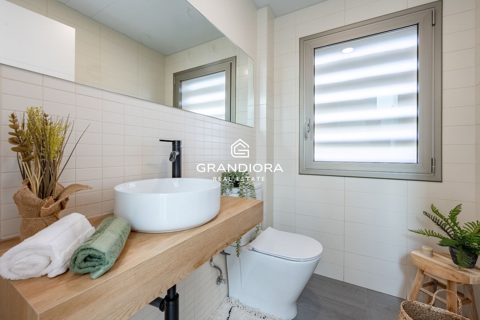 Exclusiva villa con jardín y piscina privada en una de las mejores zonas de Alella - Imagen 47