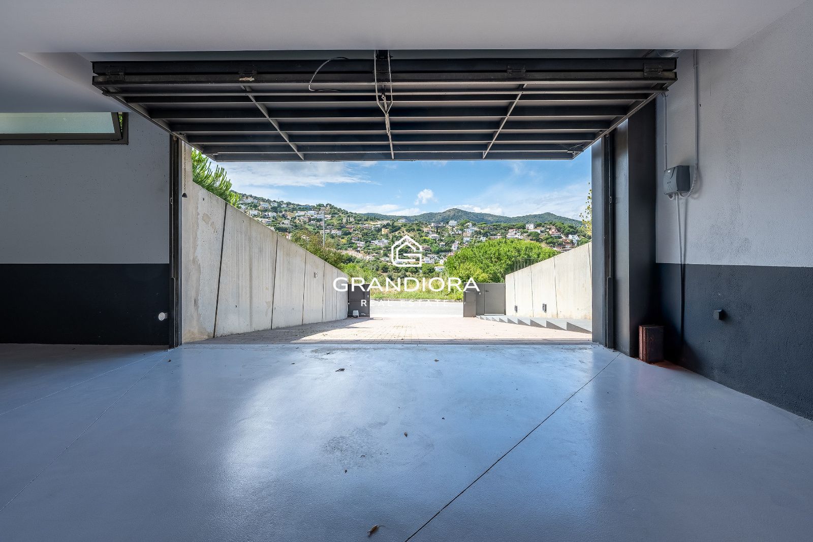 Exclusiva villa con jardín y piscina privada en una de las mejores zonas de Alella - Imagen 49