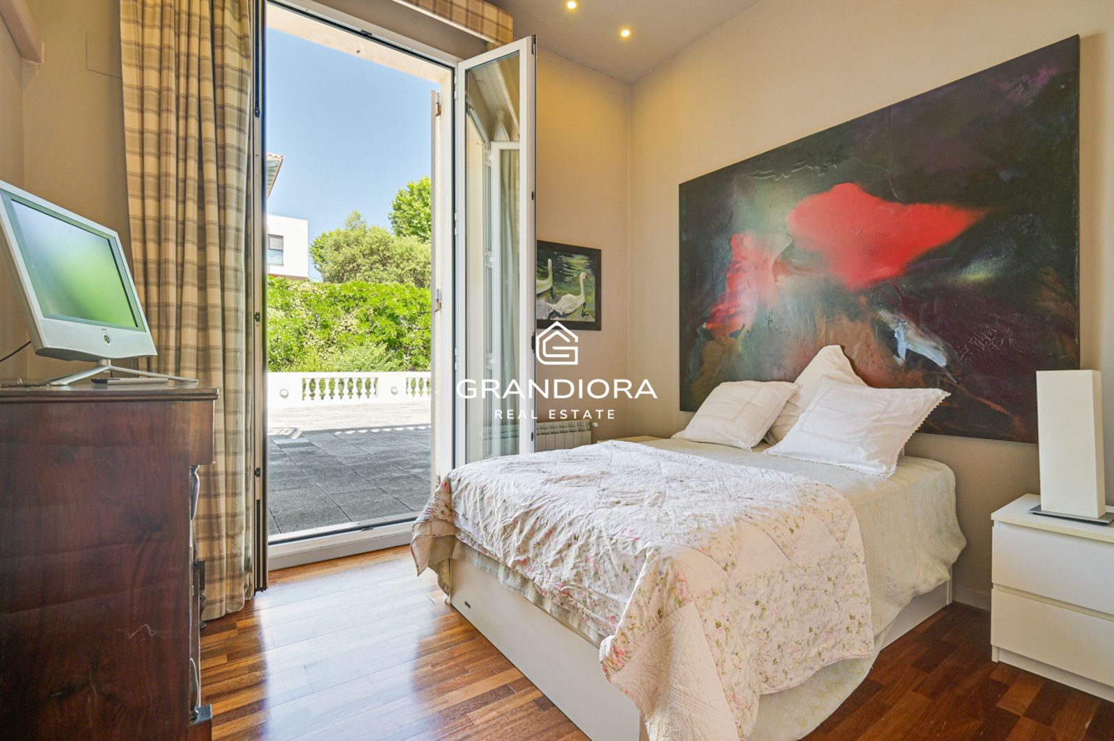Exclusiva villa con piscina y gran parcela de 1.400 m² en el Maresme - Imagen 14