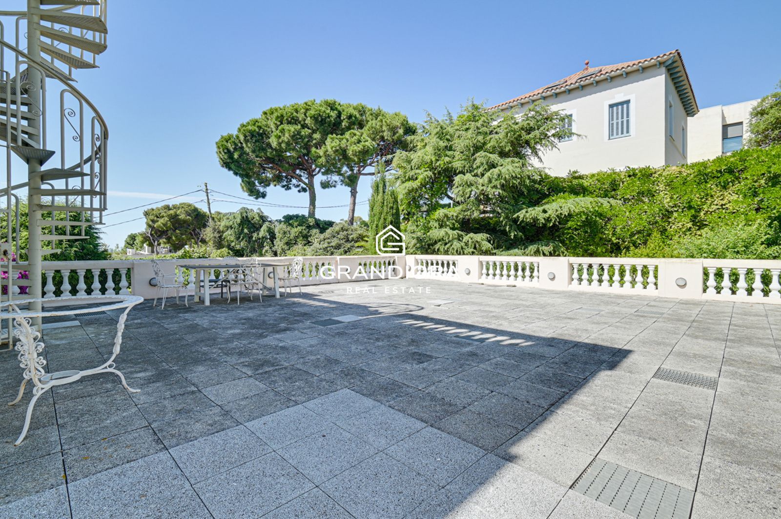 Exclusiva villa con piscina y gran parcela de 1.400 m² en el Maresme - Imagen 50