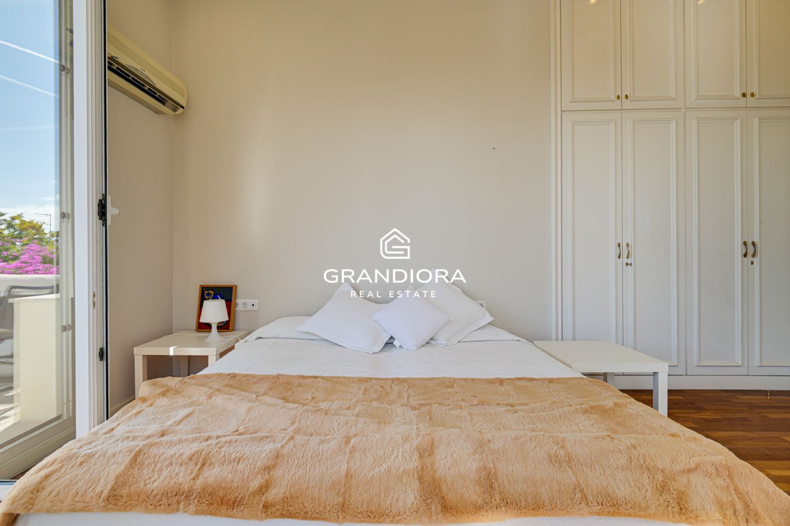 Exclusiva villa con piscina y gran parcela de 1.400 m² en el Maresme - Imagen 13