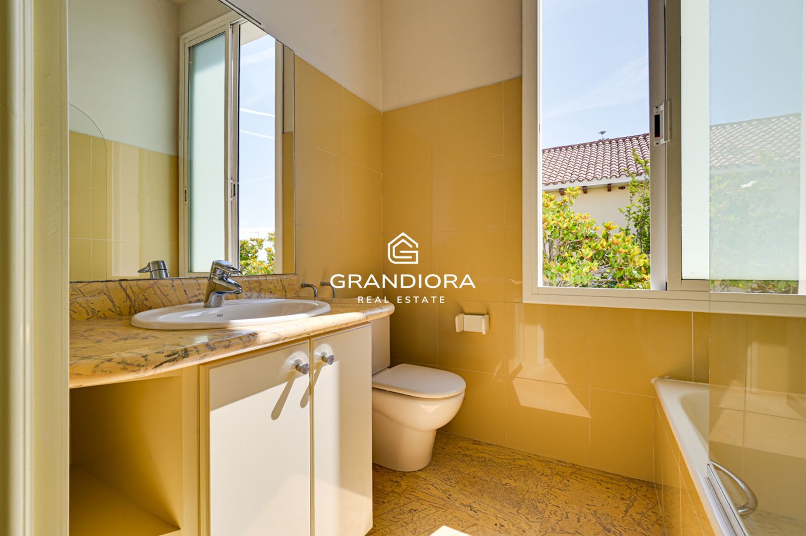 Exclusiva villa con piscina y gran parcela de 1.400 m² en el Maresme - Imagen 28