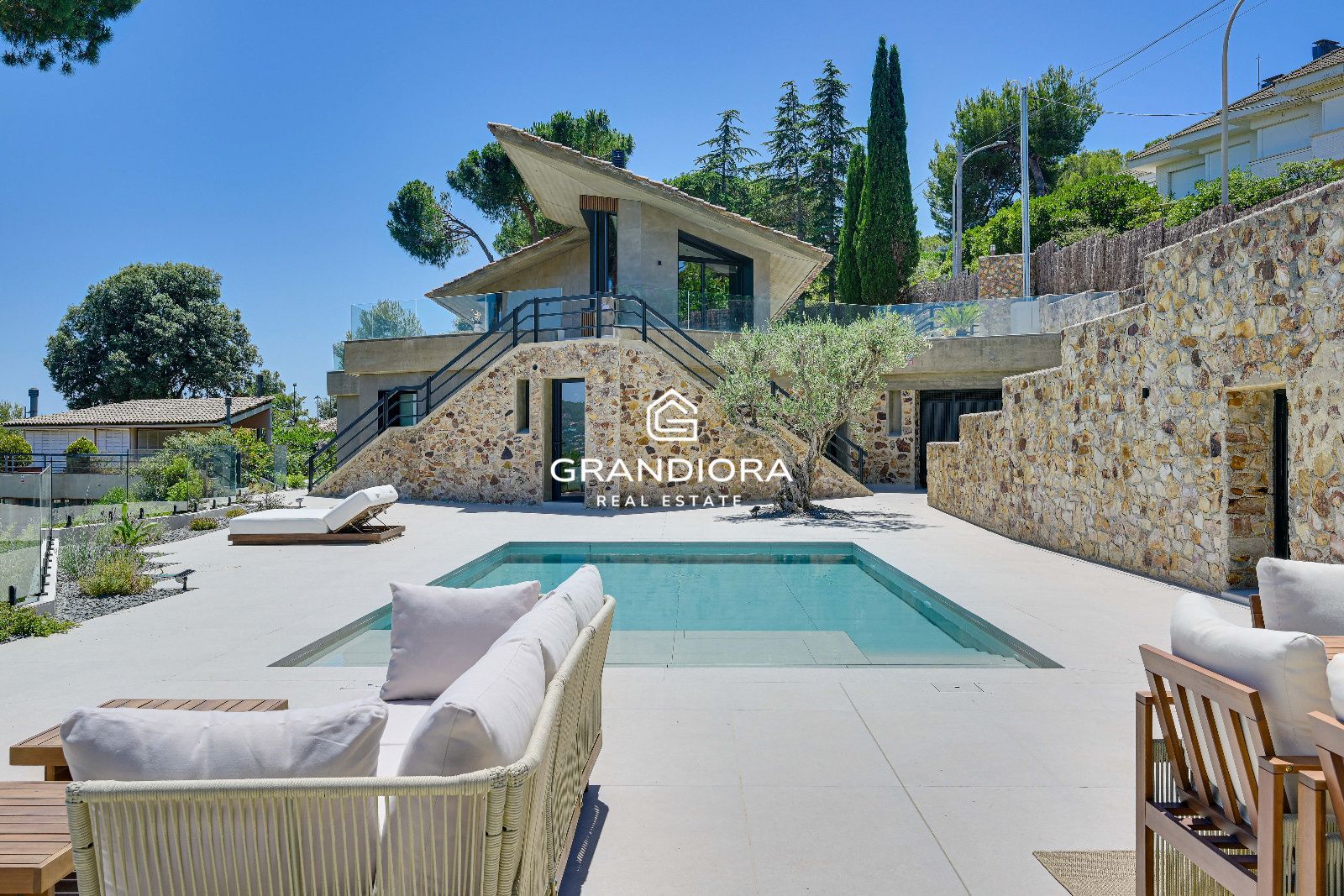Villa de lujo con piscina y jardín de 1.700 m²  en Premià de Dalt - Imagen 2