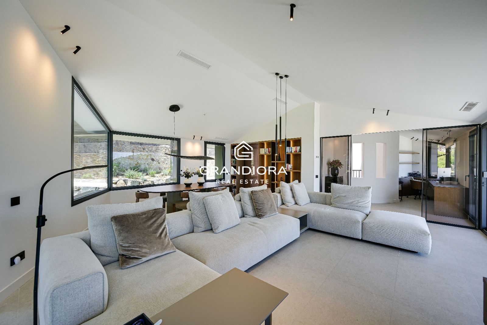 Villa de lujo con piscina y jardín de 1.700 m²  en Premià de Dalt - Imagen 11