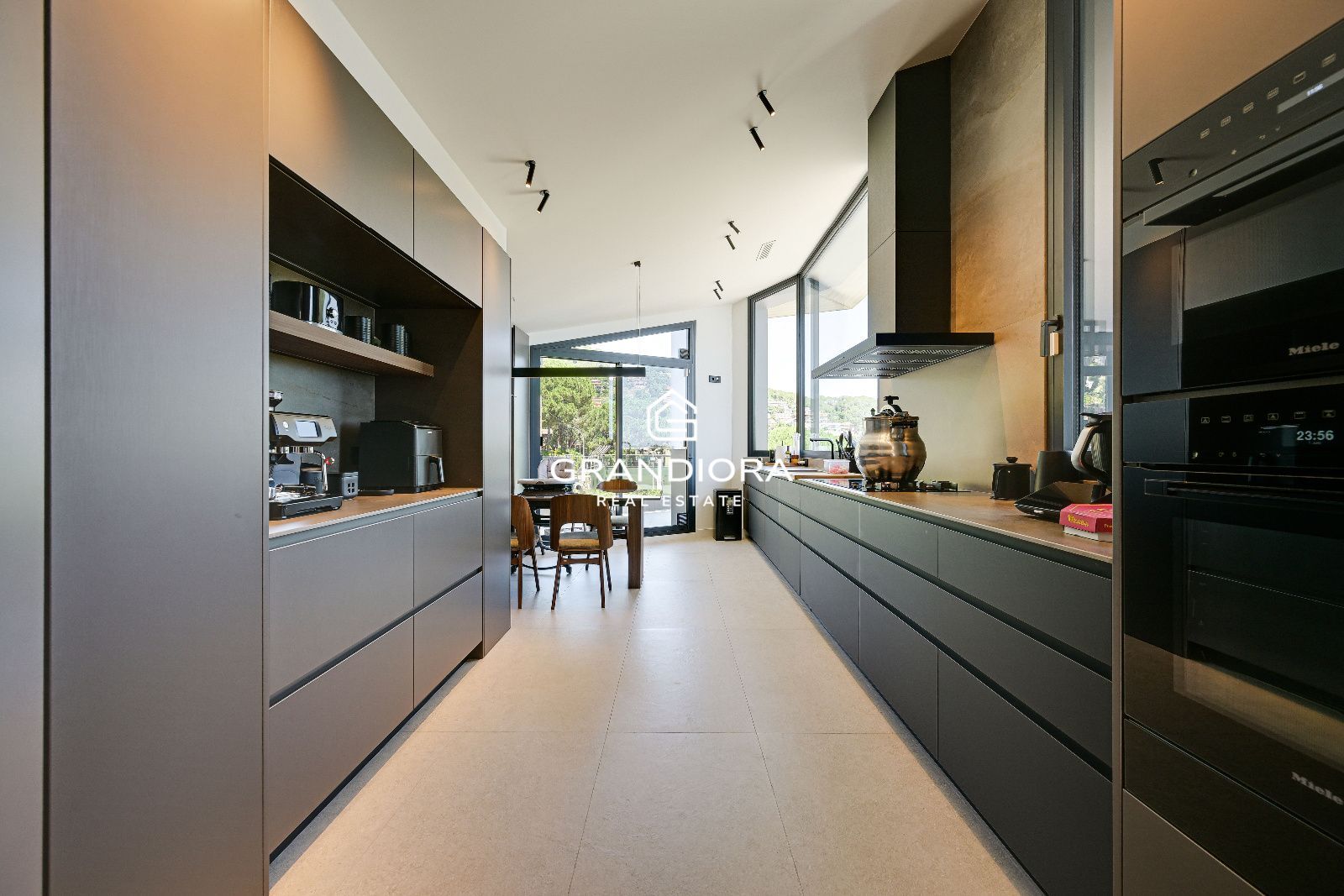 Villa de lujo con piscina y jardín de 1.700 m²  en Premià de Dalt - Imagen 25