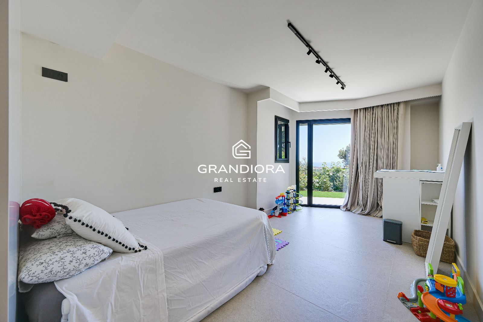 Villa de lujo con piscina y jardín de 1.700 m²  en Premià de Dalt - Imagen 60