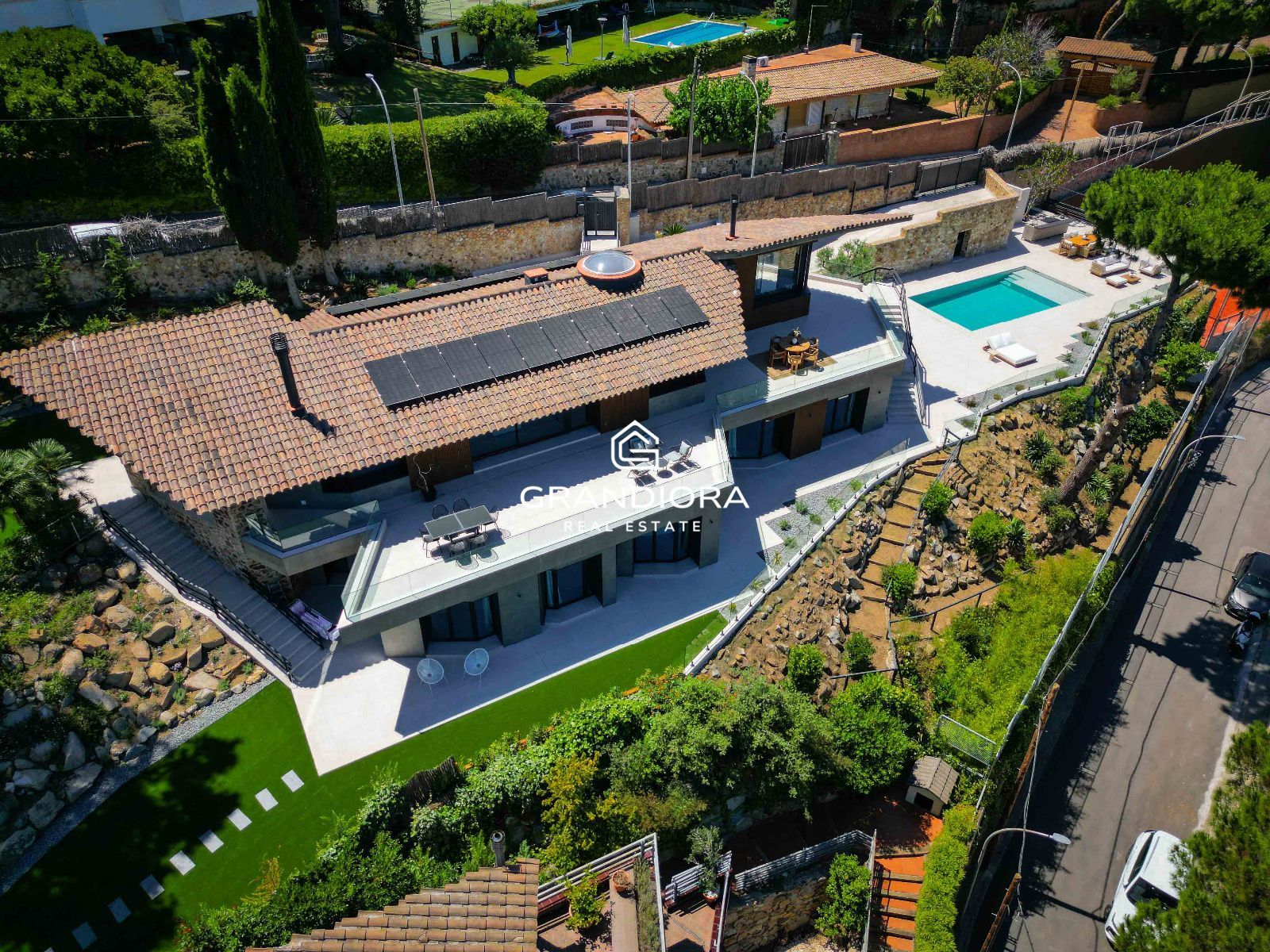 Villa de lujo con piscina y jardín de 1.700 m²  en Premià de Dalt - Imagen 1