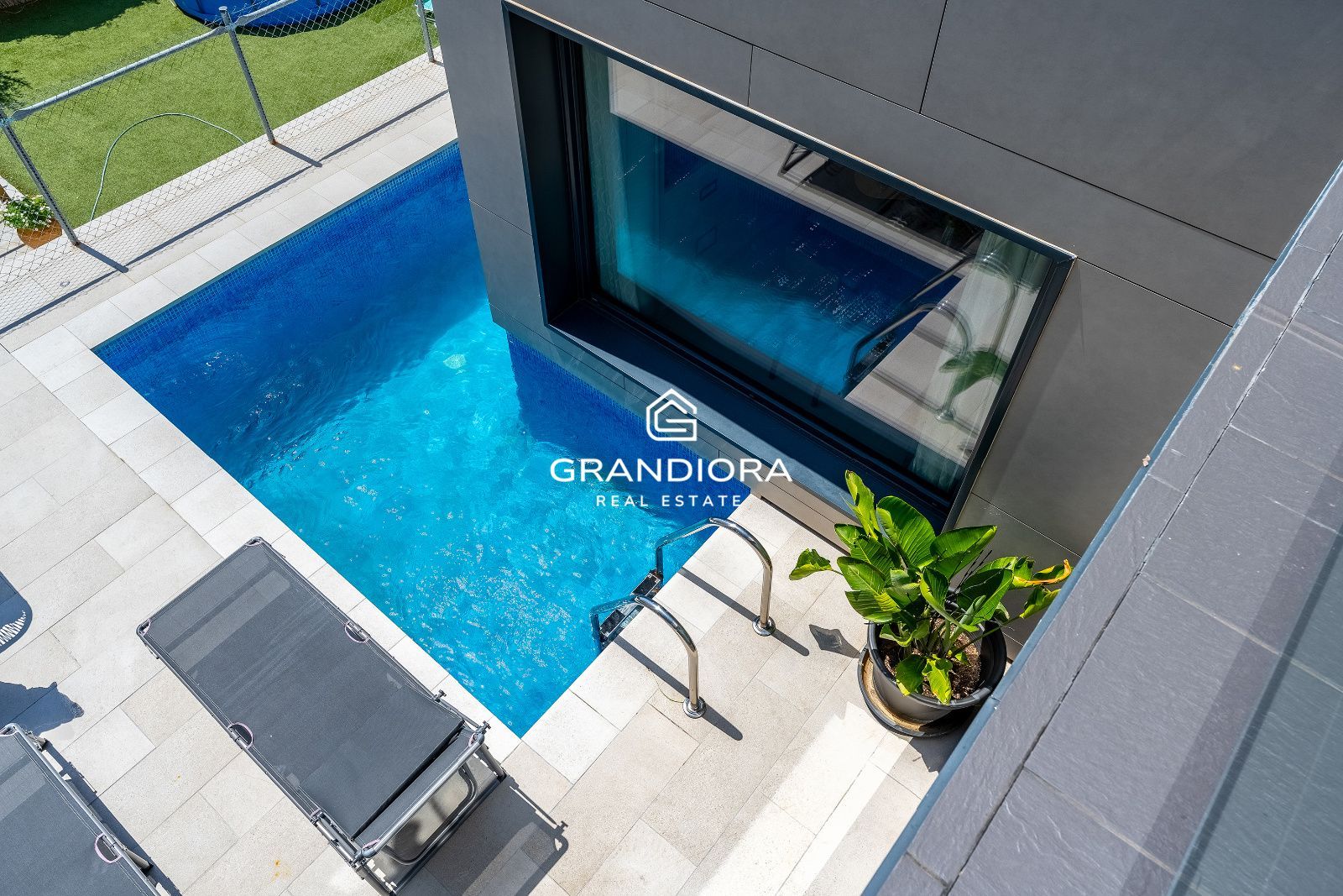 Espectacular Villa de diseño con piscina en Esplugues de Llobregat. - Imagen 1