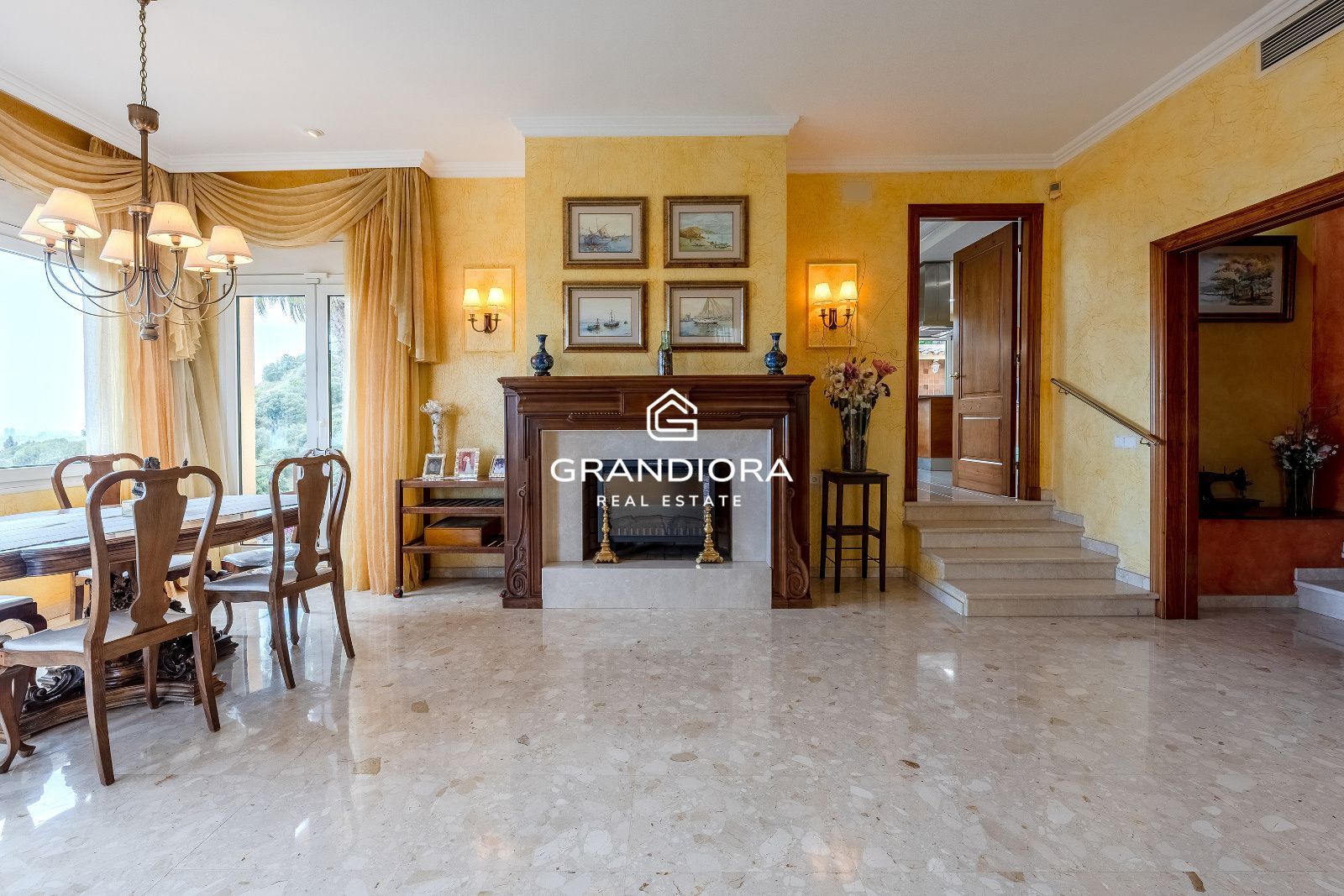 Villa independiente con vistas al mar, de 767 m² con jardín y piscina en el Maresme - Imagen 9