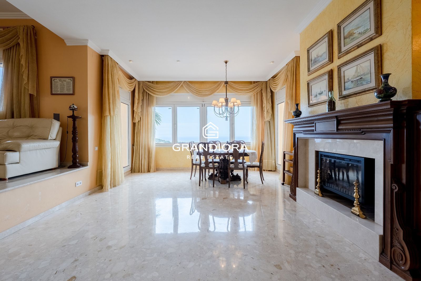 Villa independiente con vistas al mar, de 767 m² con jardín y piscina en el Maresme - Imagen 8