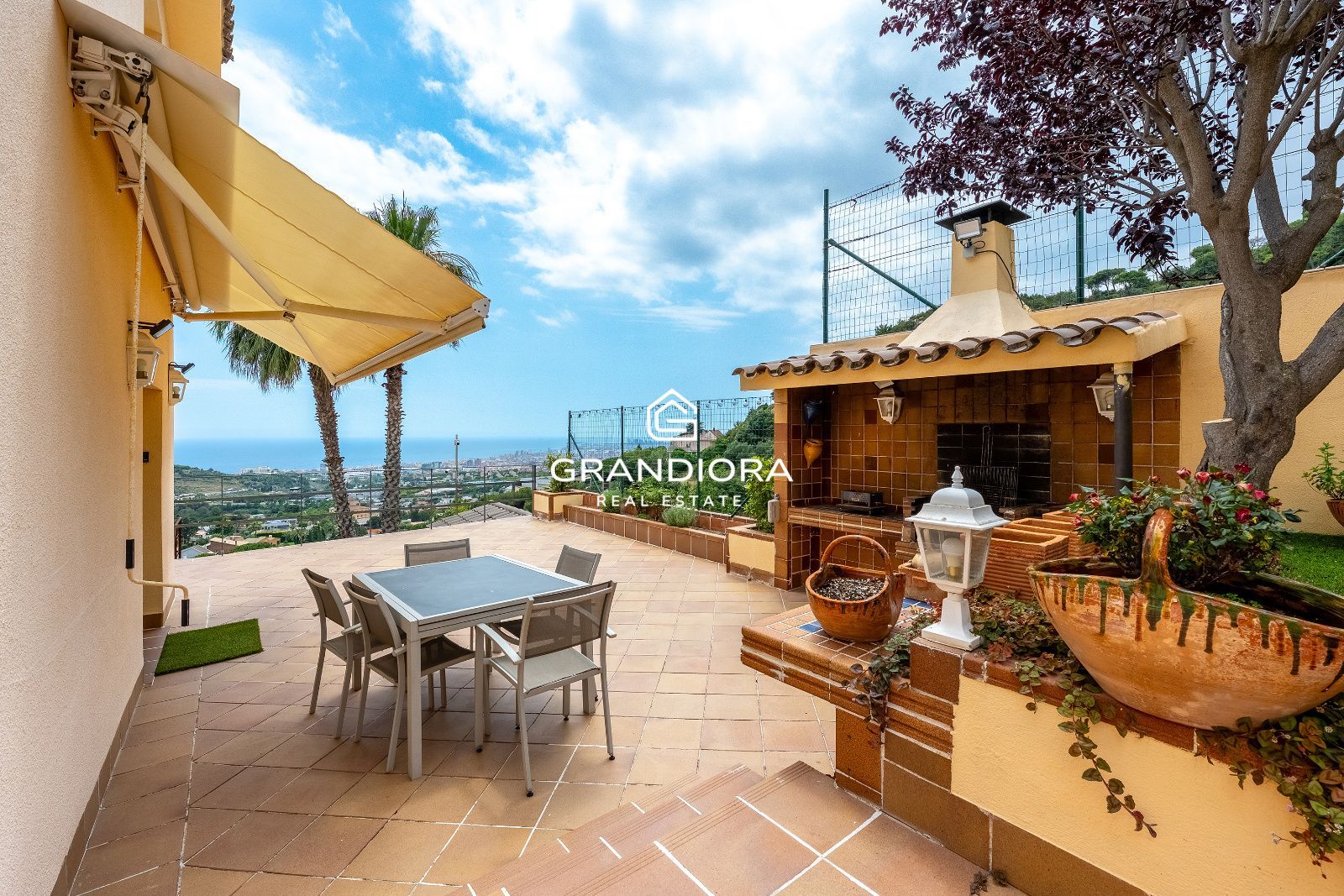 Villa independiente con vistas al mar, de 767 m² con jardín y piscina en el Maresme - Imagen 5