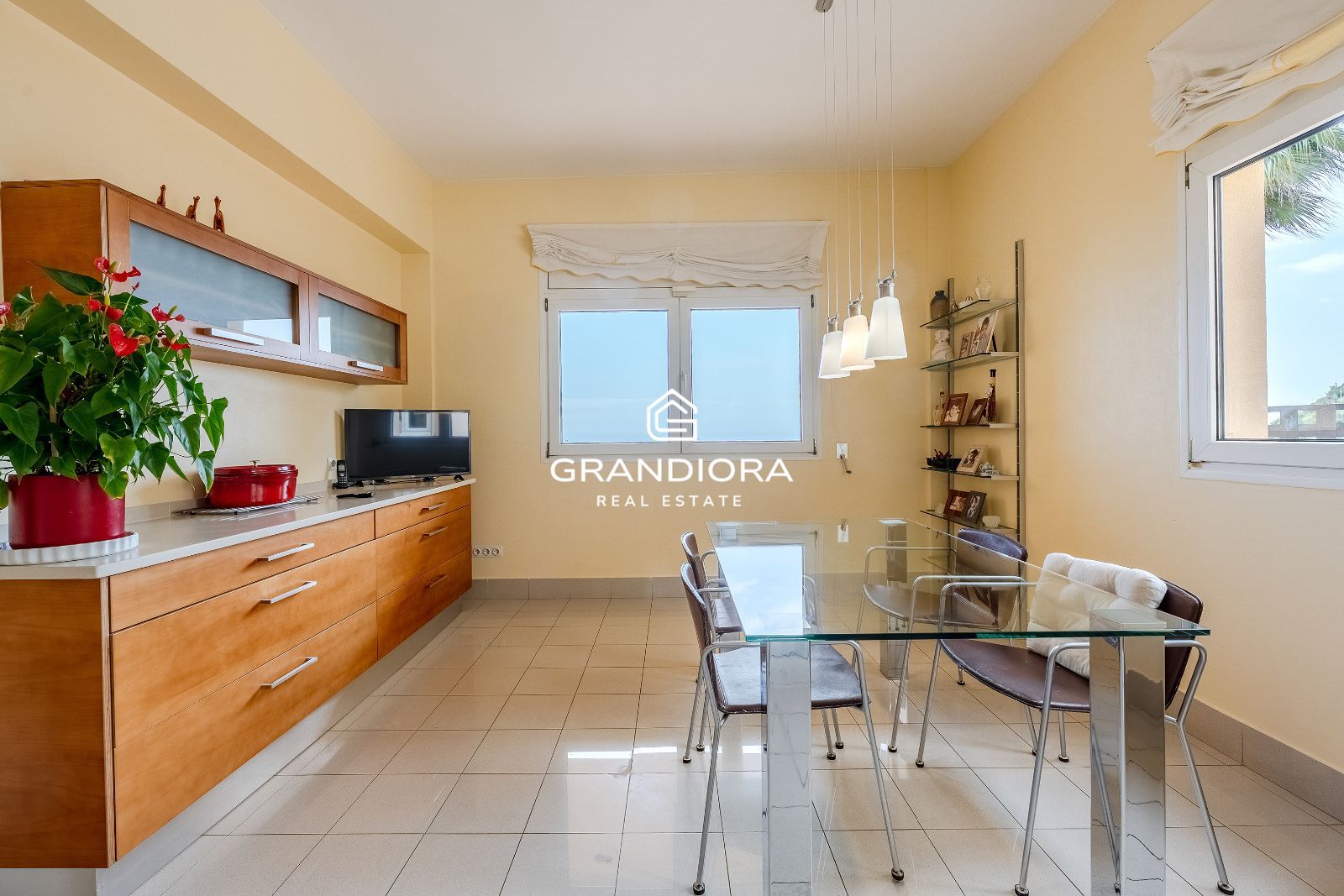 Villa independiente con vistas al mar, de 767 m² con jardín y piscina en el Maresme - Imagen 14