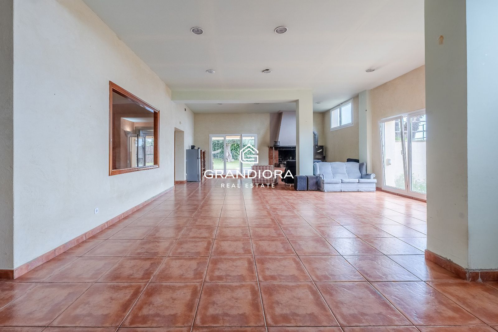 Villa independiente con vistas al mar, de 767 m² con jardín y piscina en el Maresme - Imagen 18