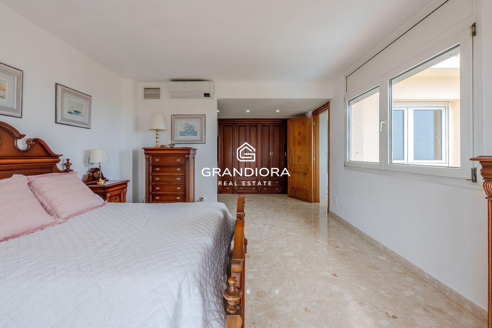 Villa independiente con vistas al mar, de 767 m² con jardín y piscina en el Maresme - Imagen 21