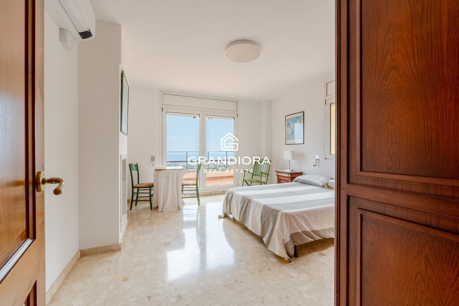 Villa independiente con vistas al mar, de 767 m² con jardín y piscina en el Maresme - Imagen 30