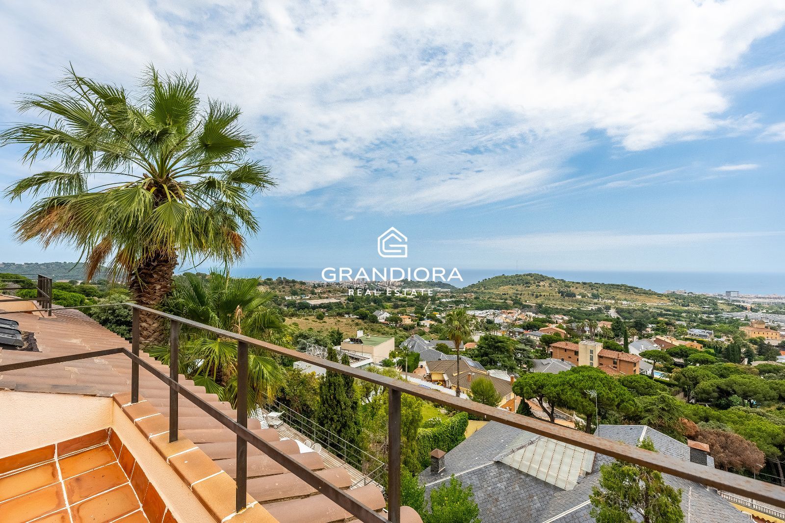 Villa independiente con vistas al mar, de 767 m² con jardín y piscina en el Maresme - Imagen 33