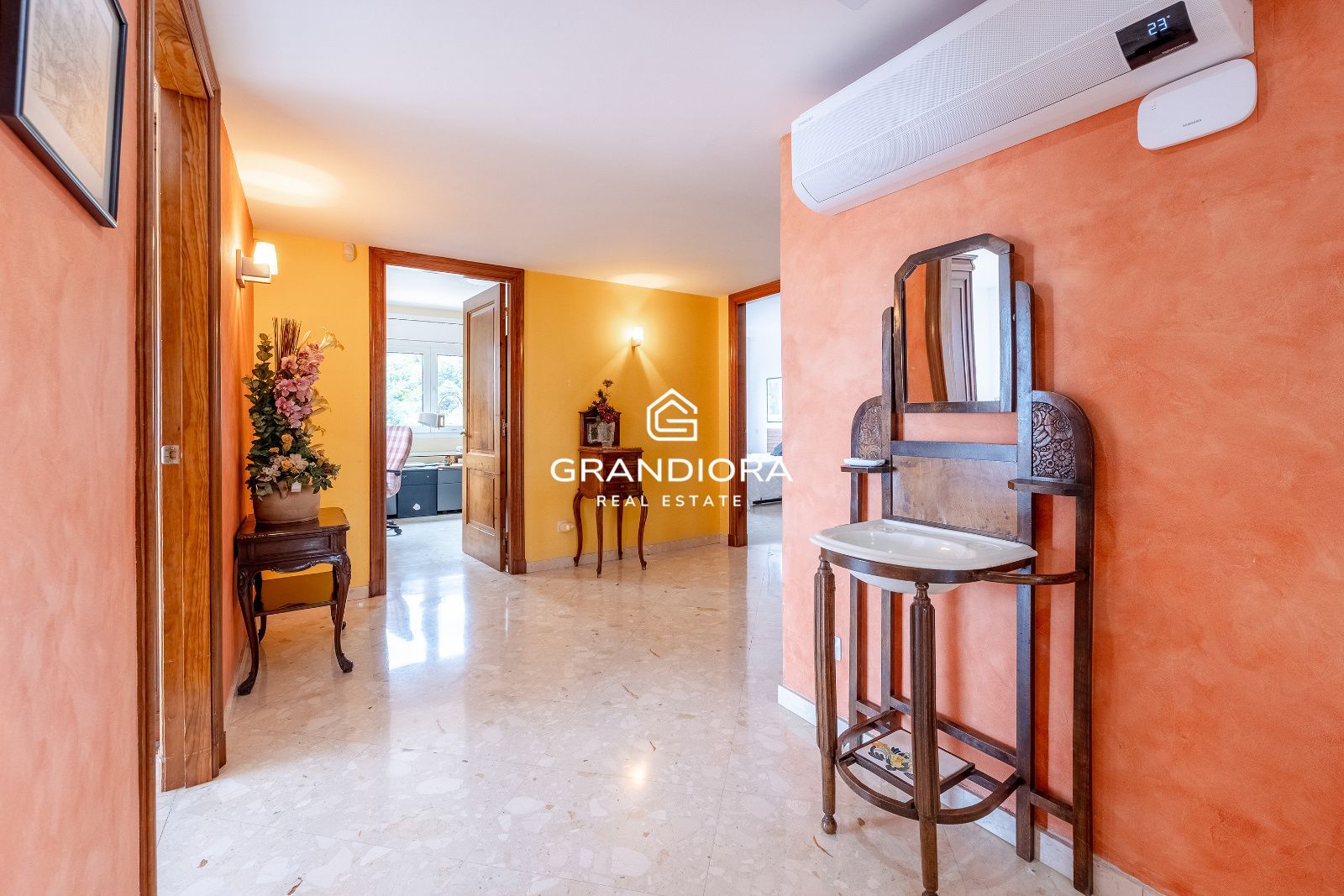 Villa independiente con vistas al mar, de 767 m² con jardín y piscina en el Maresme - Imagen 36