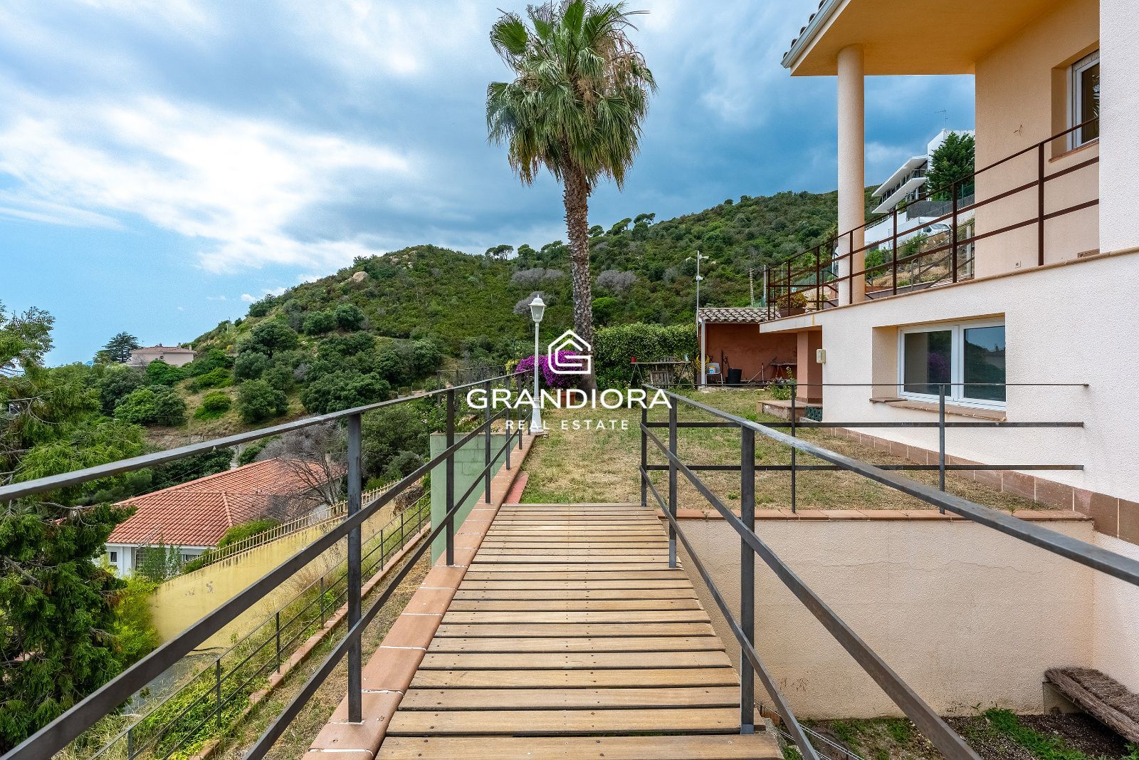 Villa independiente con vistas al mar, de 767 m² con jardín y piscina en el Maresme - Imagen 43