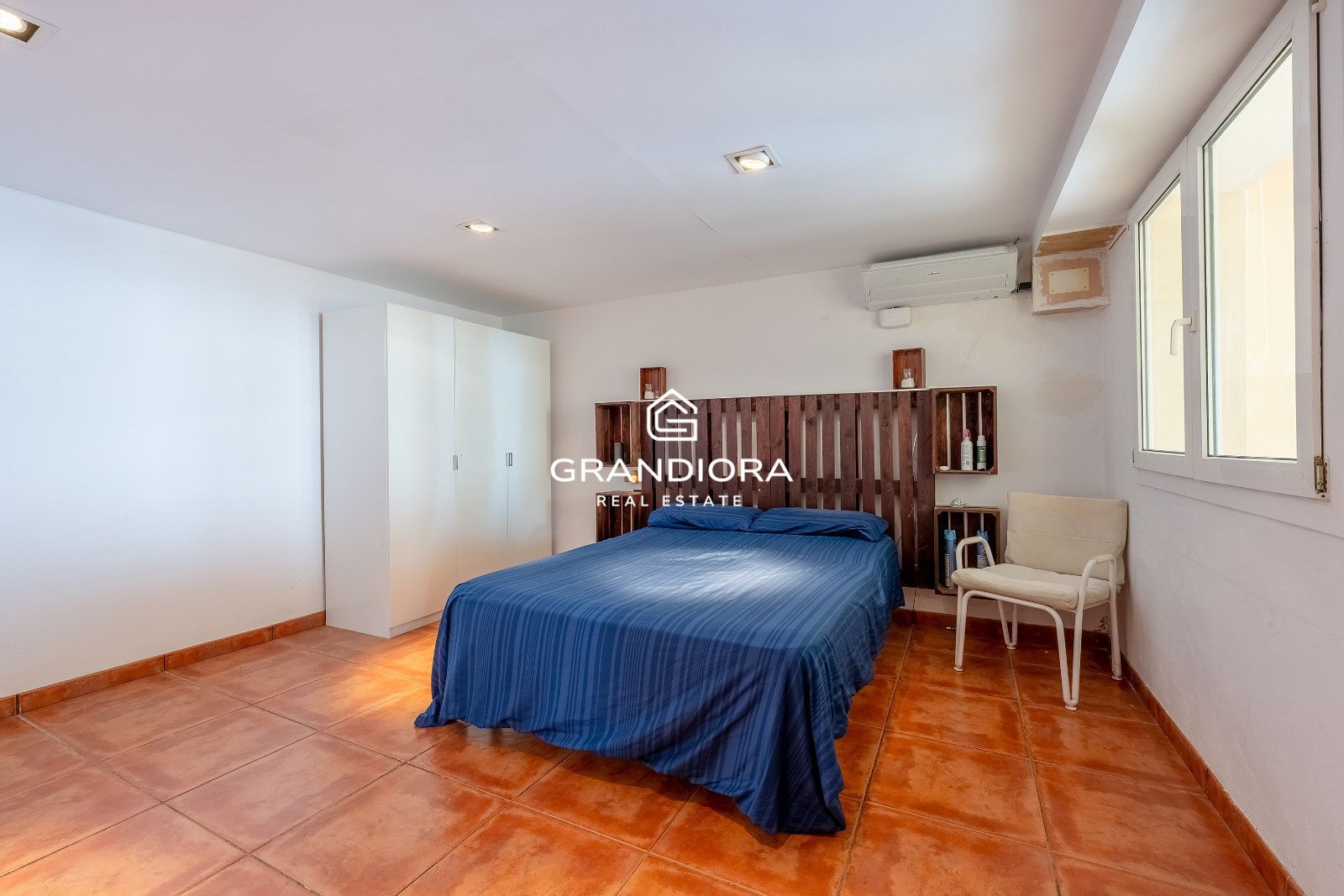 Villa independiente con vistas al mar, de 767 m² con jardín y piscina en el Maresme - Imagen 47