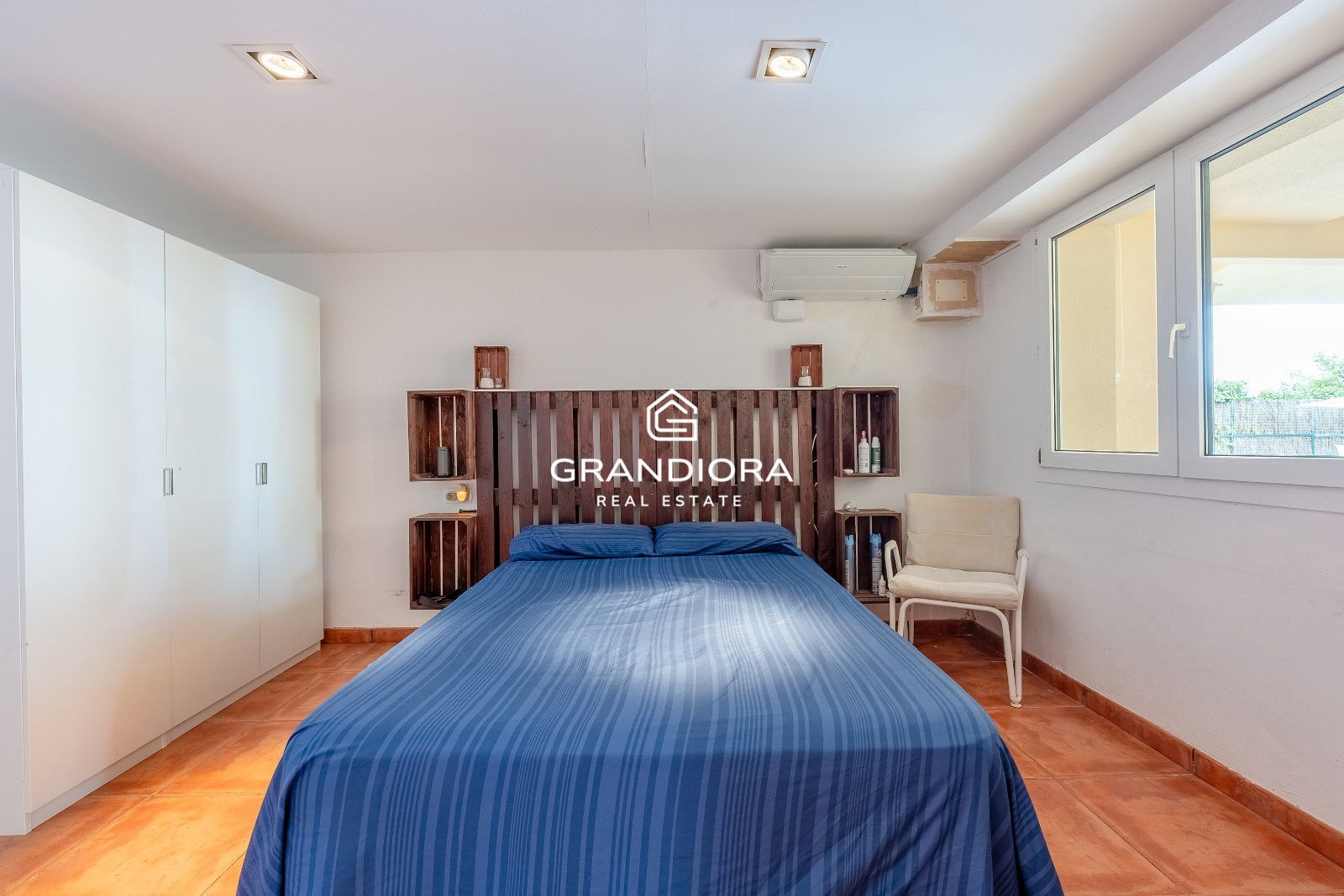 Villa independiente con vistas al mar, de 767 m² con jardín y piscina en el Maresme - Imagen 48