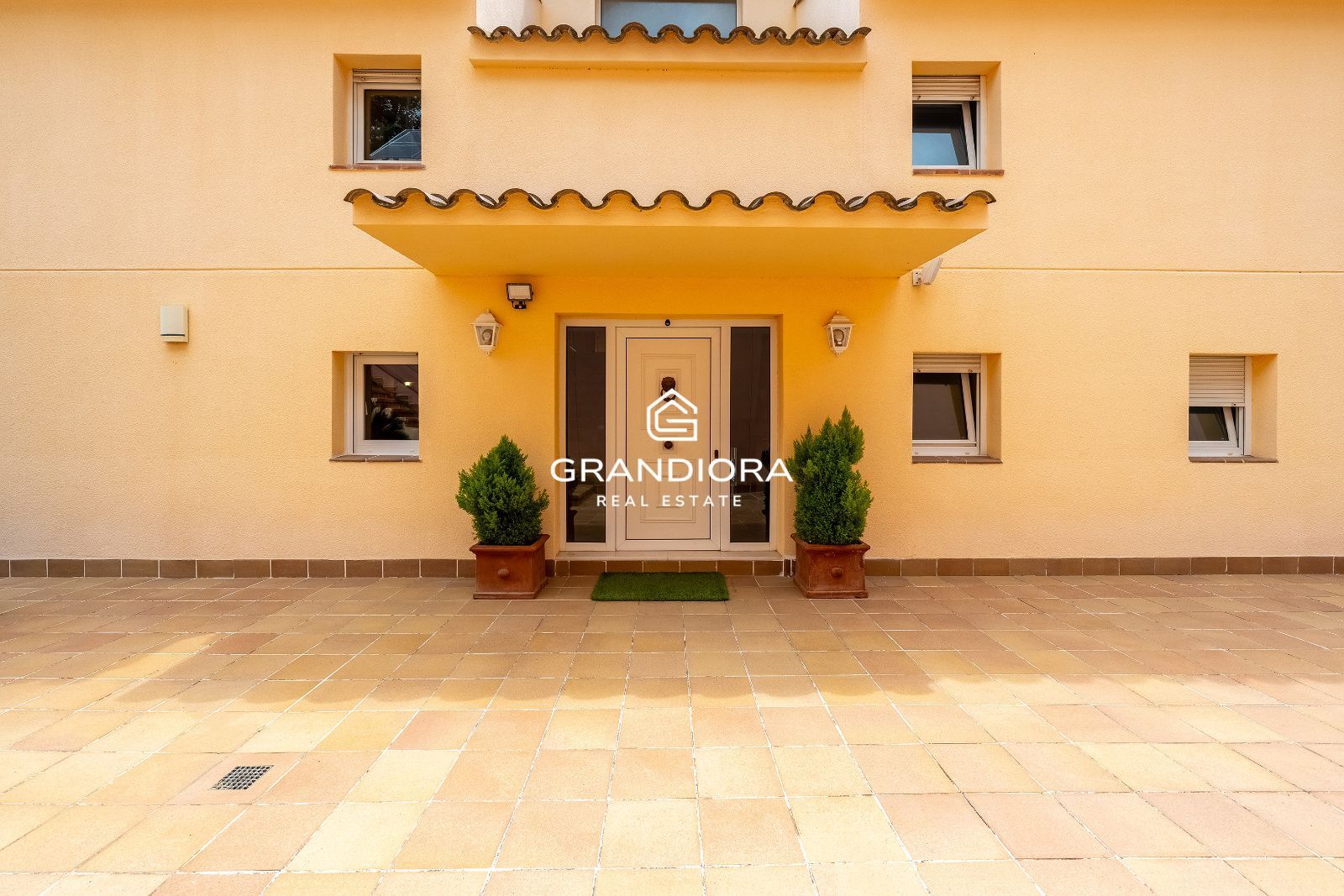 Villa independiente con vistas al mar, de 767 m² con jardín y piscina en el Maresme - Imagen 6