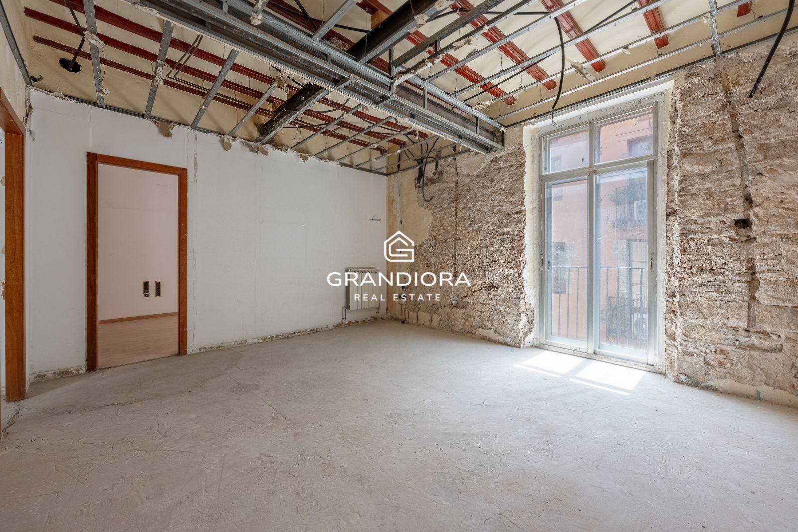 Piso por reformar al costado de Les Ramblas, perfecto como inversión. - Imagen 13