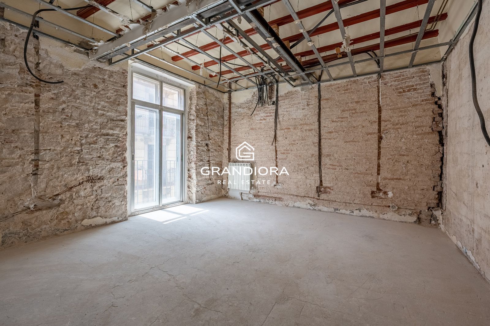 Piso por reformar al costado de Les Ramblas, perfecto como inversión. - Imagen 10