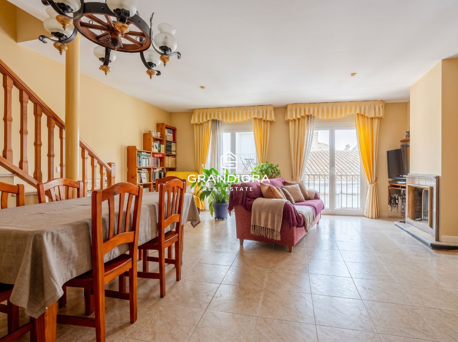 Casa familiar de 4 habitaciones y con amplia terraza en Argentona - Imagen 7