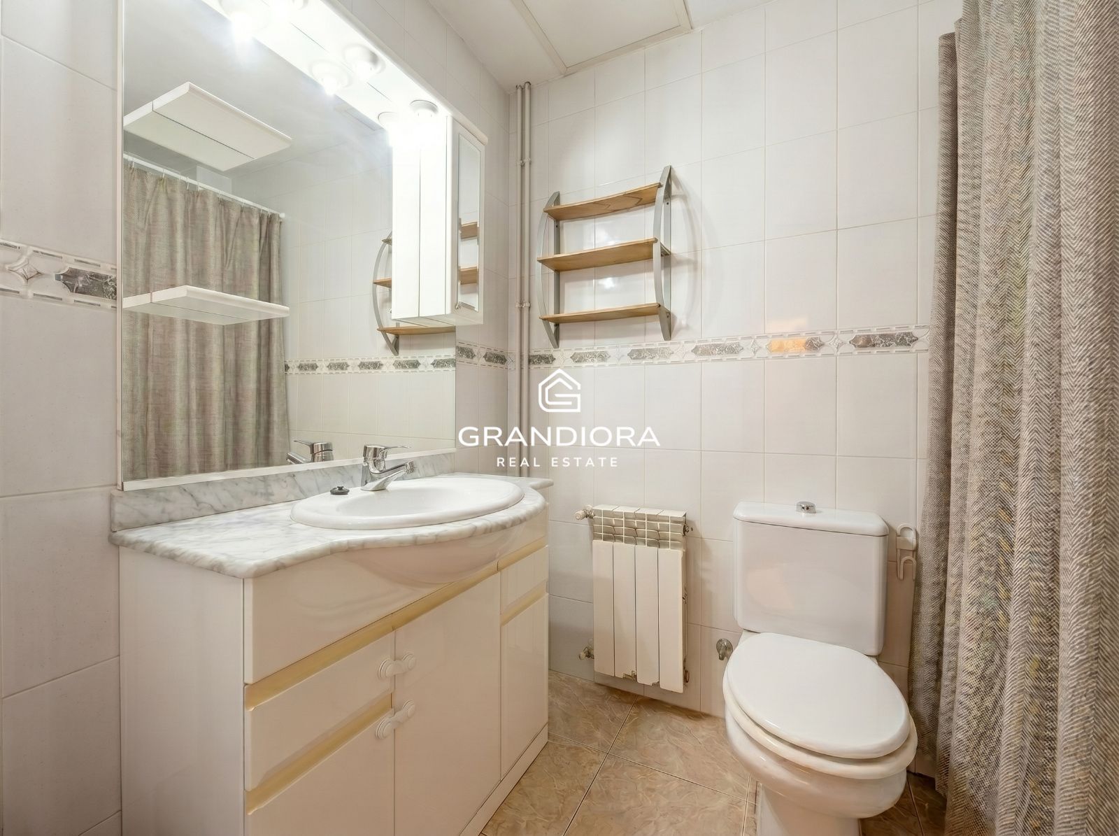 Casa familiar de 4 habitaciones y con amplia terraza en Argentona - Imagen 13