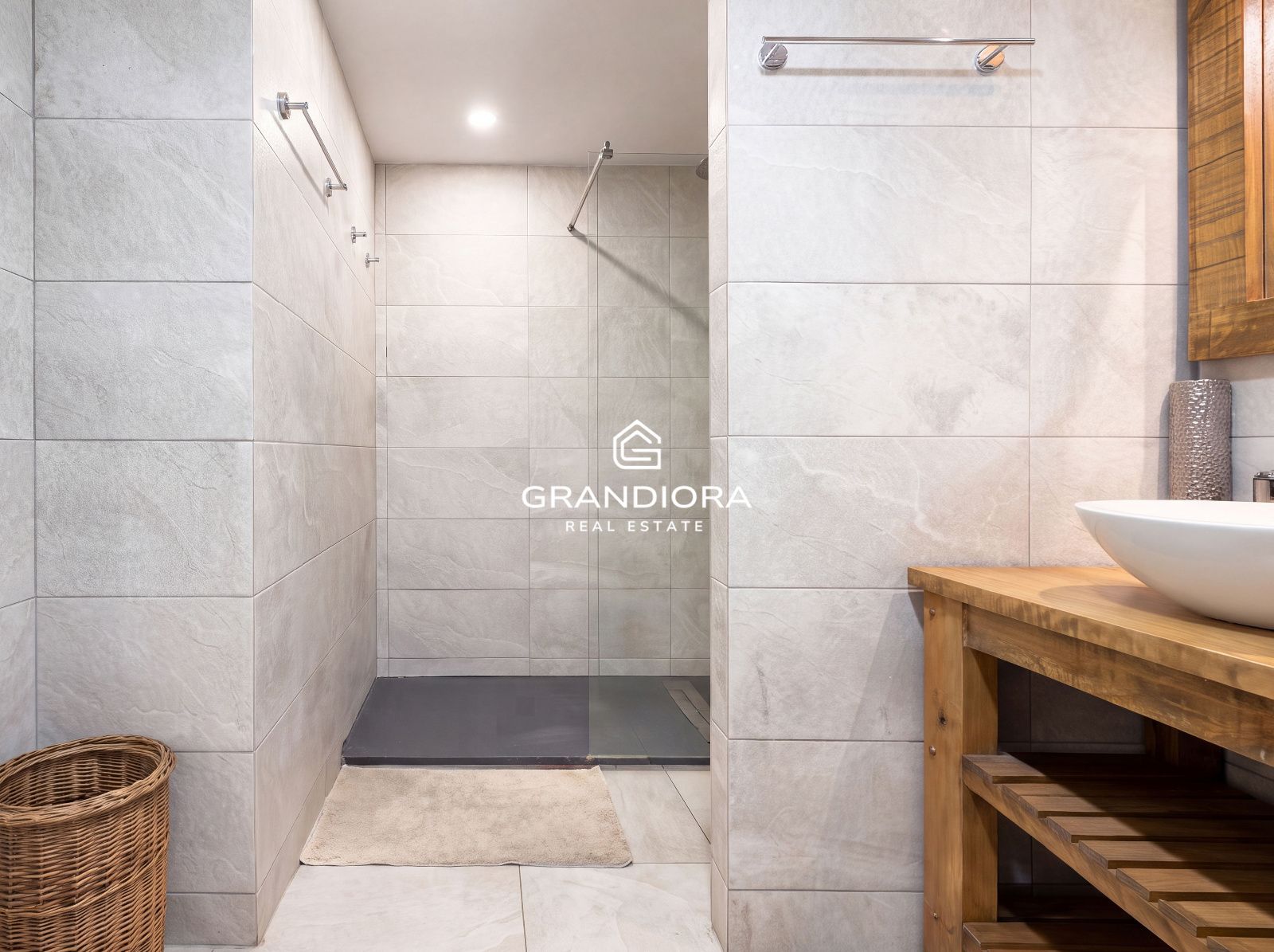 Piso reformado con piscina, pádel y parking en Sant Gervasi - Imagen 13