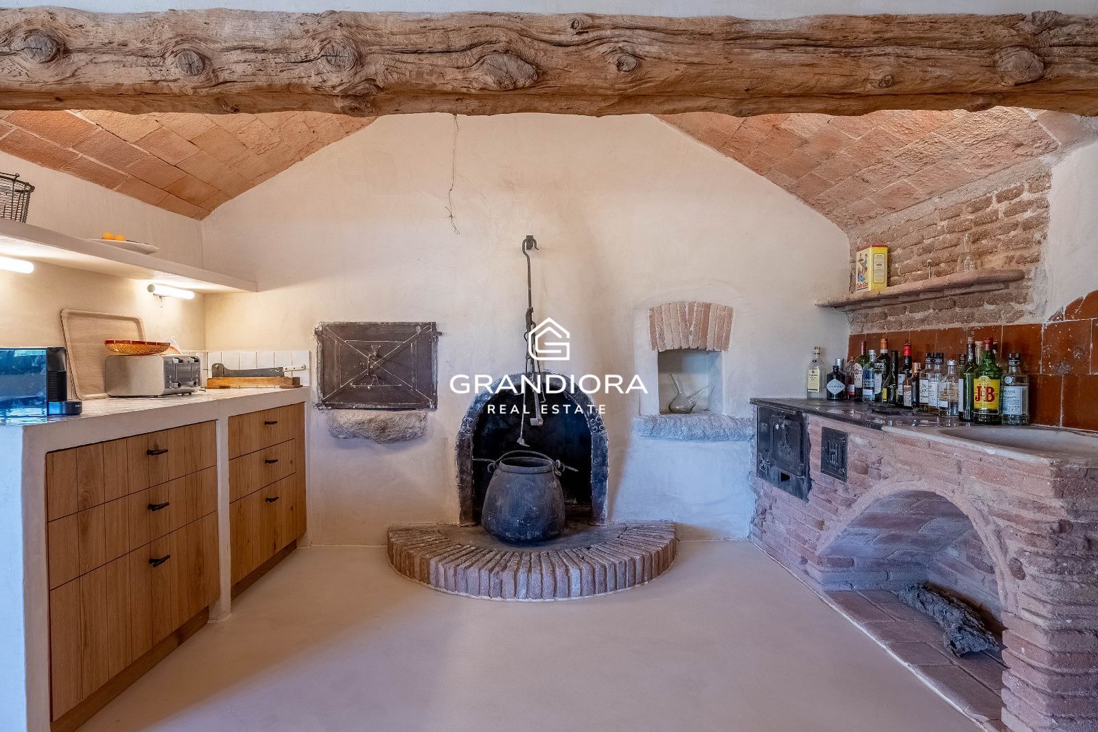 Exclusiva masía catalana en Alella con impresionantes vistas al mar - Imagen 16