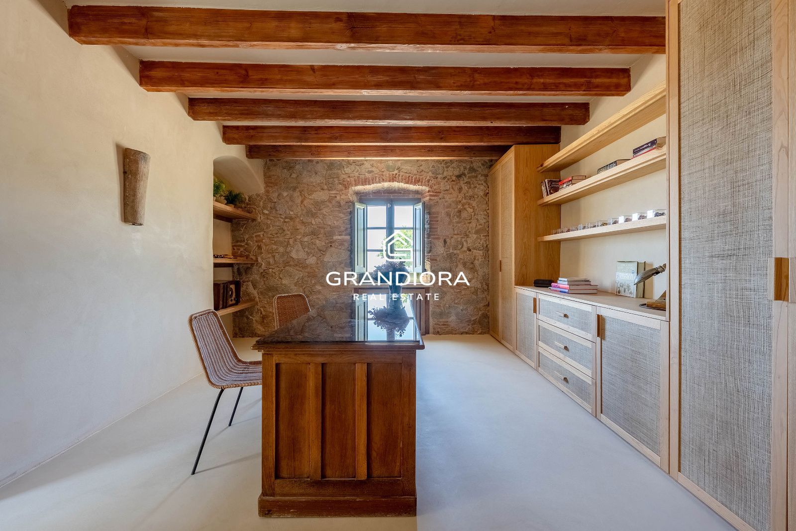 Exclusiva masía catalana en Alella con impresionantes vistas al mar - Imagen 18