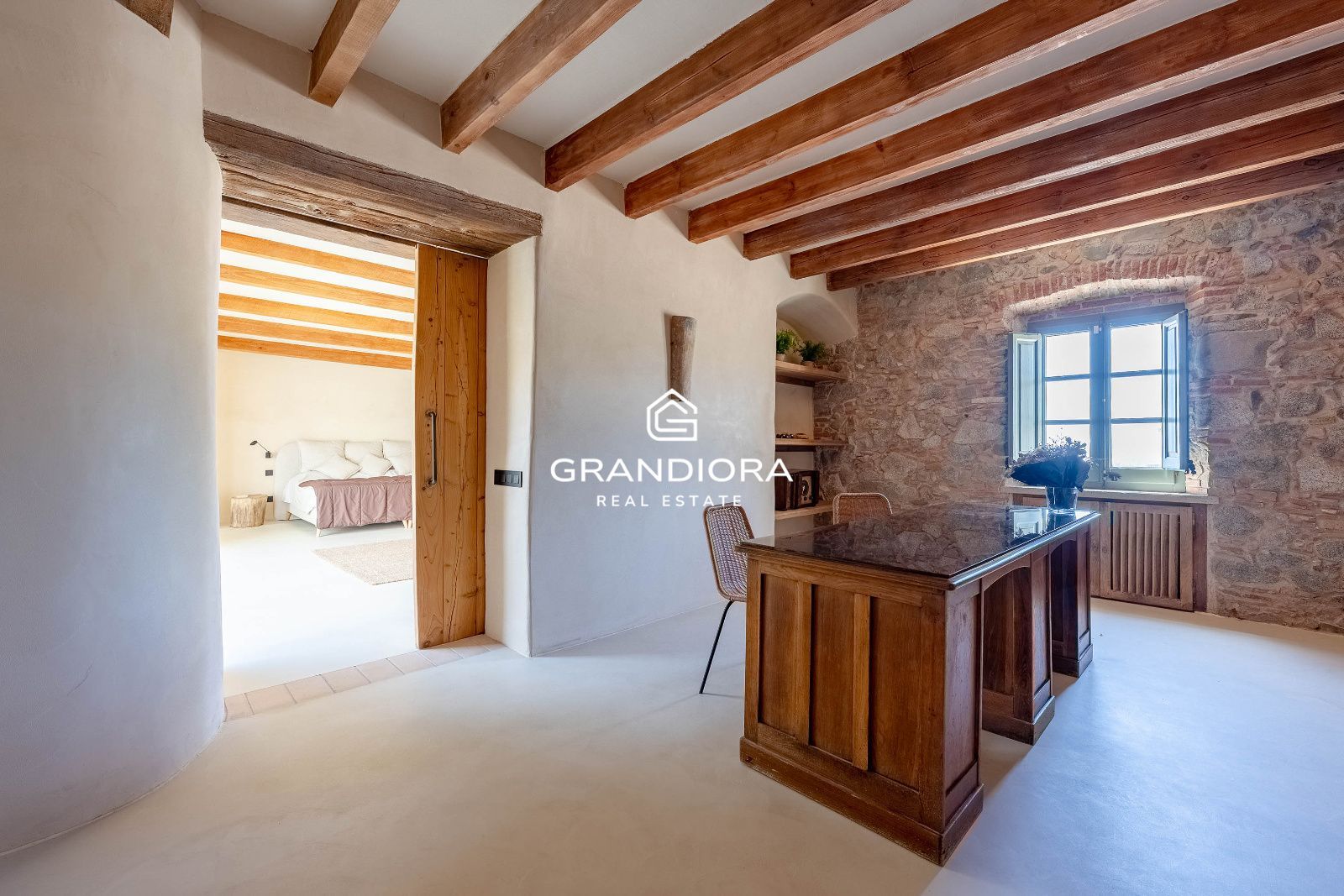 Exclusiva masía catalana en Alella con impresionantes vistas al mar - Imagen 19