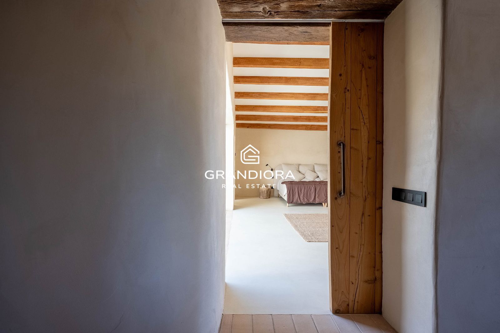 Exclusiva masía catalana en Alella con impresionantes vistas al mar - Imagen 28