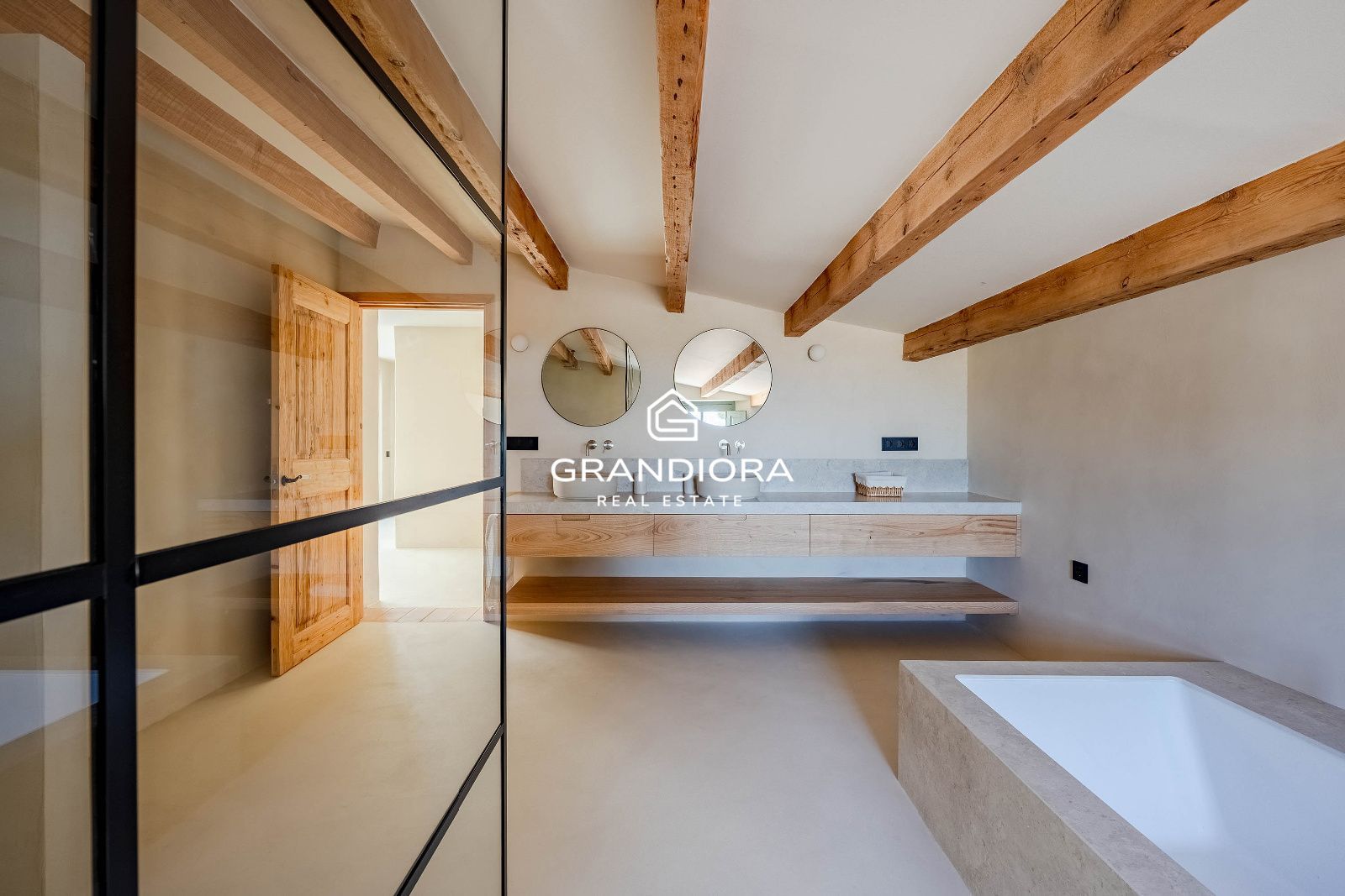 Exclusiva masía catalana en Alella con impresionantes vistas al mar - Imagen 41